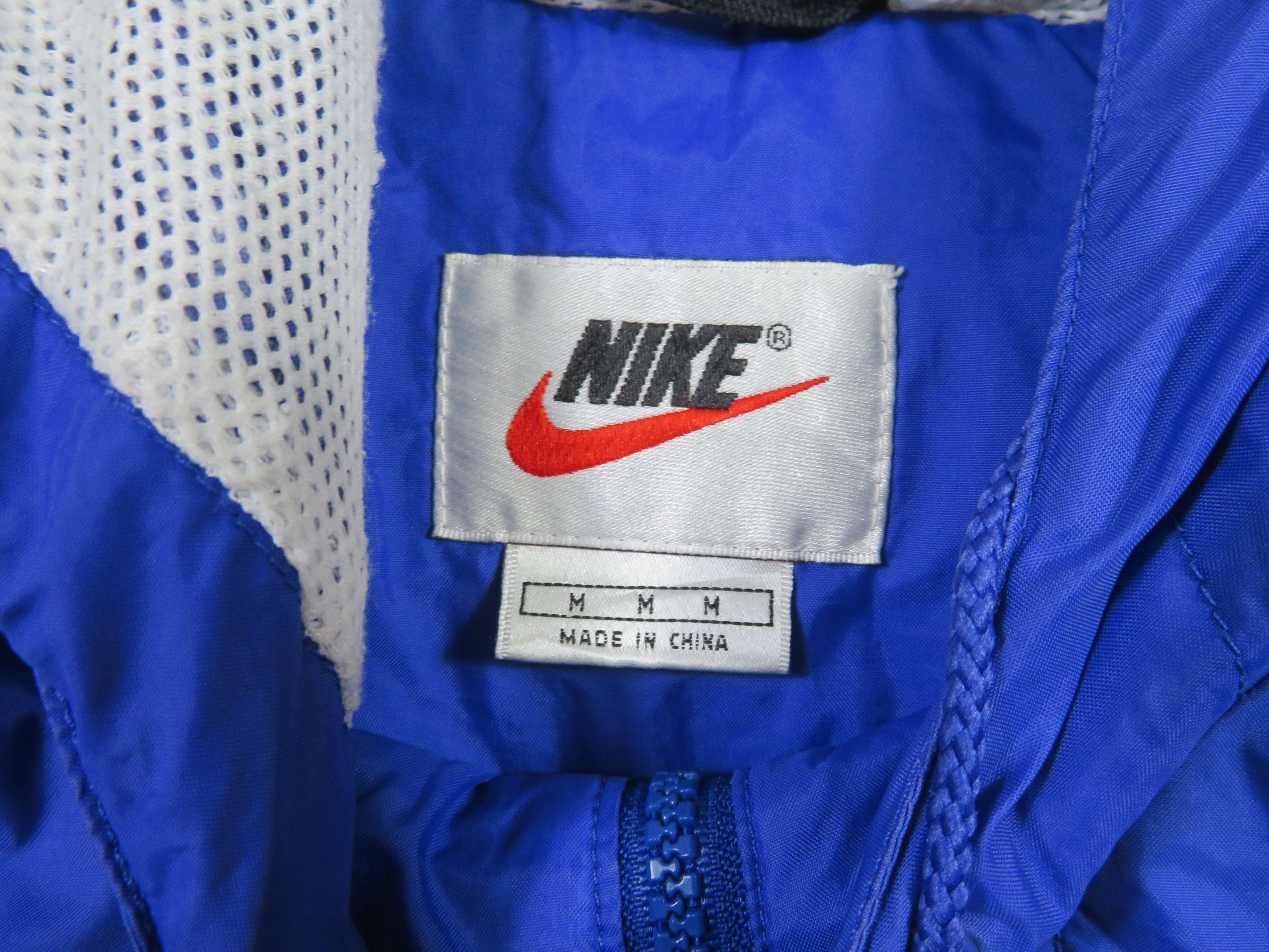Nike Vintage Nike Windbreaker Jacket Size US XL / EU 56 / 4 - 6 Thumbnail