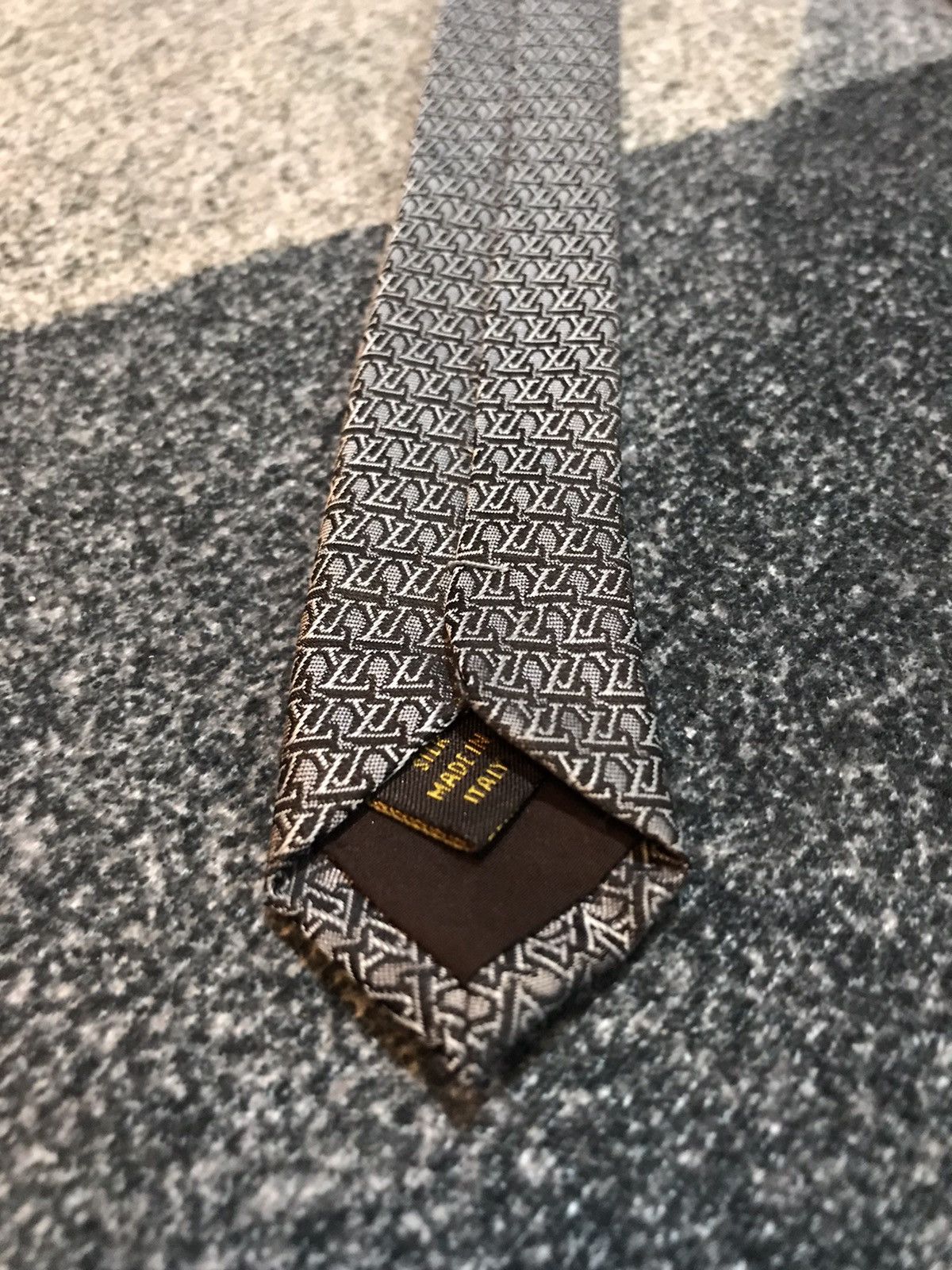 Louis Vuitton 💸BINDINGOFFER💸LOUIS VUITTON MONOGRAM SILK TIES Size ONE SIZE - 8 Thumbnail