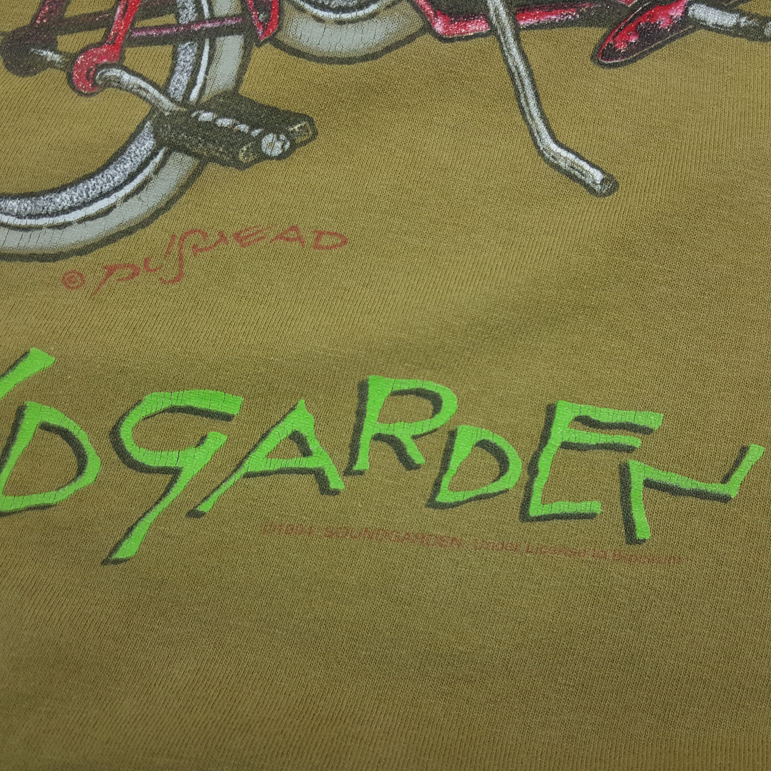 Band Tees × Vintage Vintage 90's SOUNDGARDEN American Rock Band Pushed T-Shirt Size US L / EU 52-54 / 3 - 6 Thumbnail