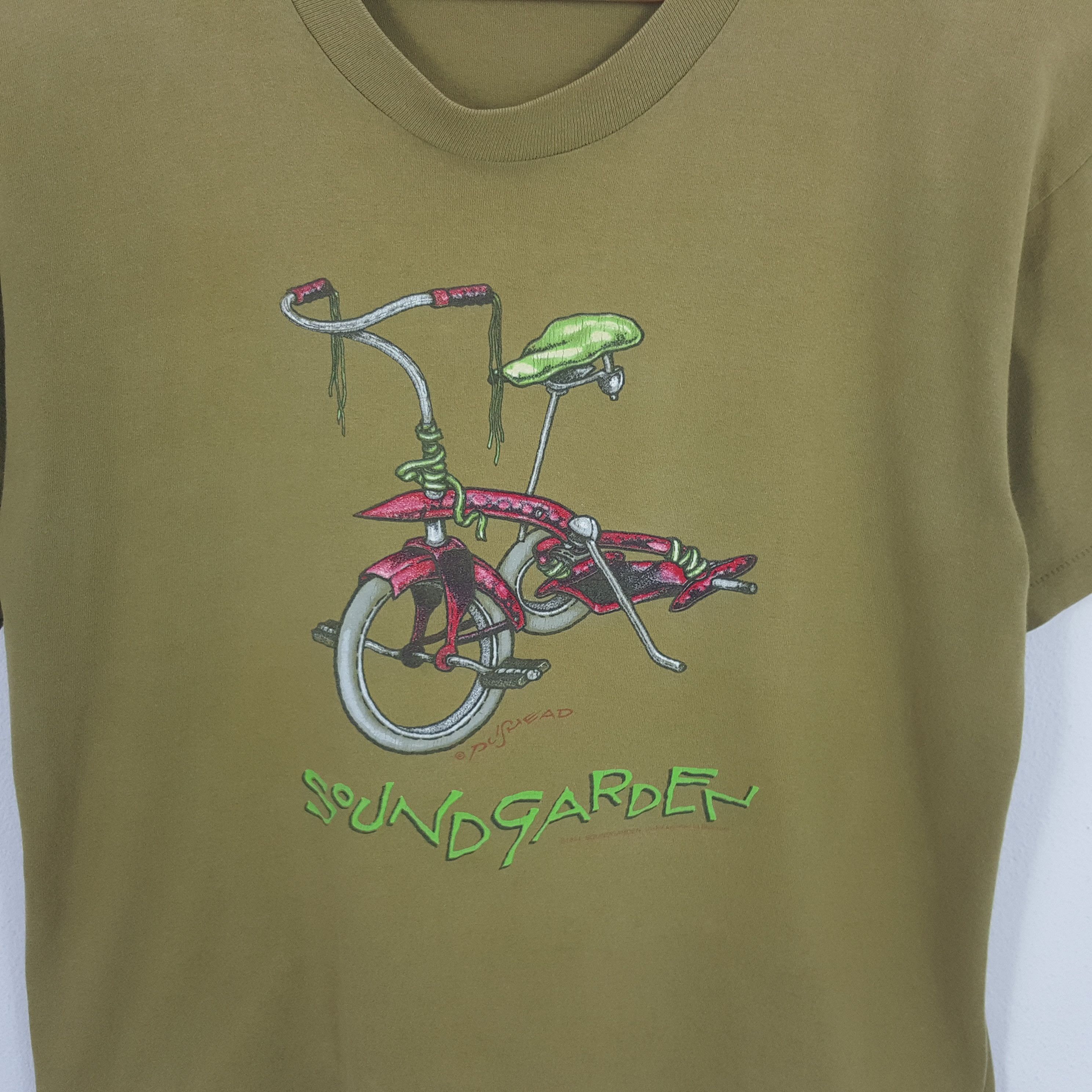 Band Tees × Vintage Vintage 90's SOUNDGARDEN American Rock Band Pushed T-Shirt Size US L / EU 52-54 / 3 - 2 Thumbnail
