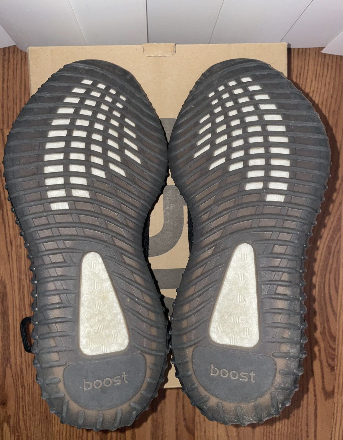 Adidas Adidas Yeezy Boost 350 V2 Red Stripe Size US 8 / EU 41 - 6 Thumbnail