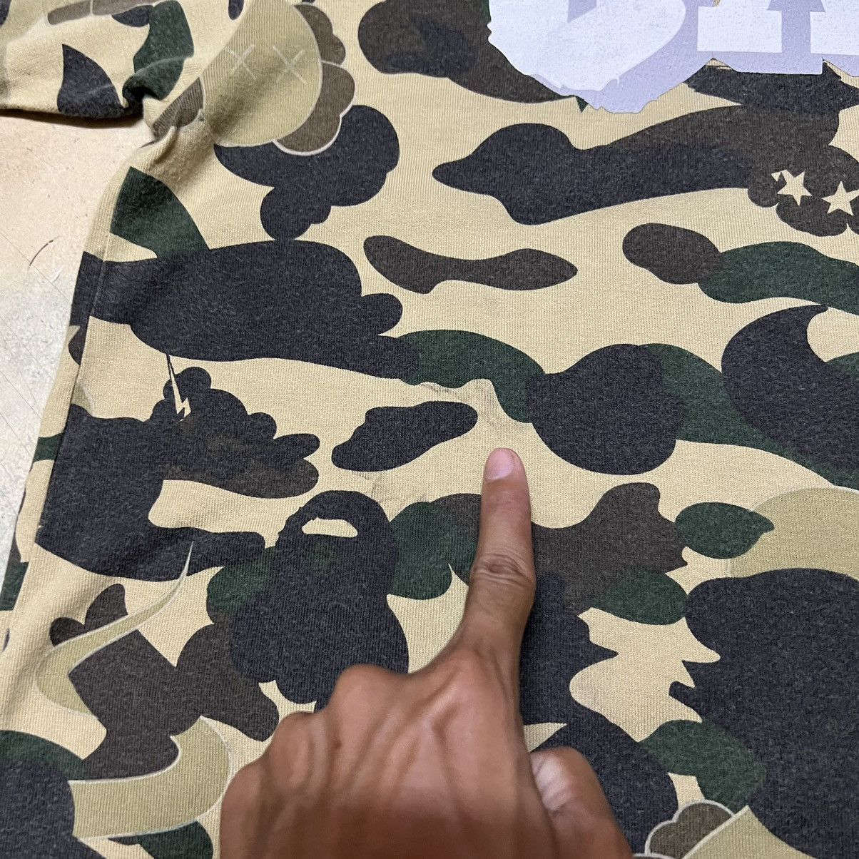 Bape × Kaws Bathing Ape X Kaws Camo Big Logo Size US M / EU 48-50 / 2 - 15 Thumbnail