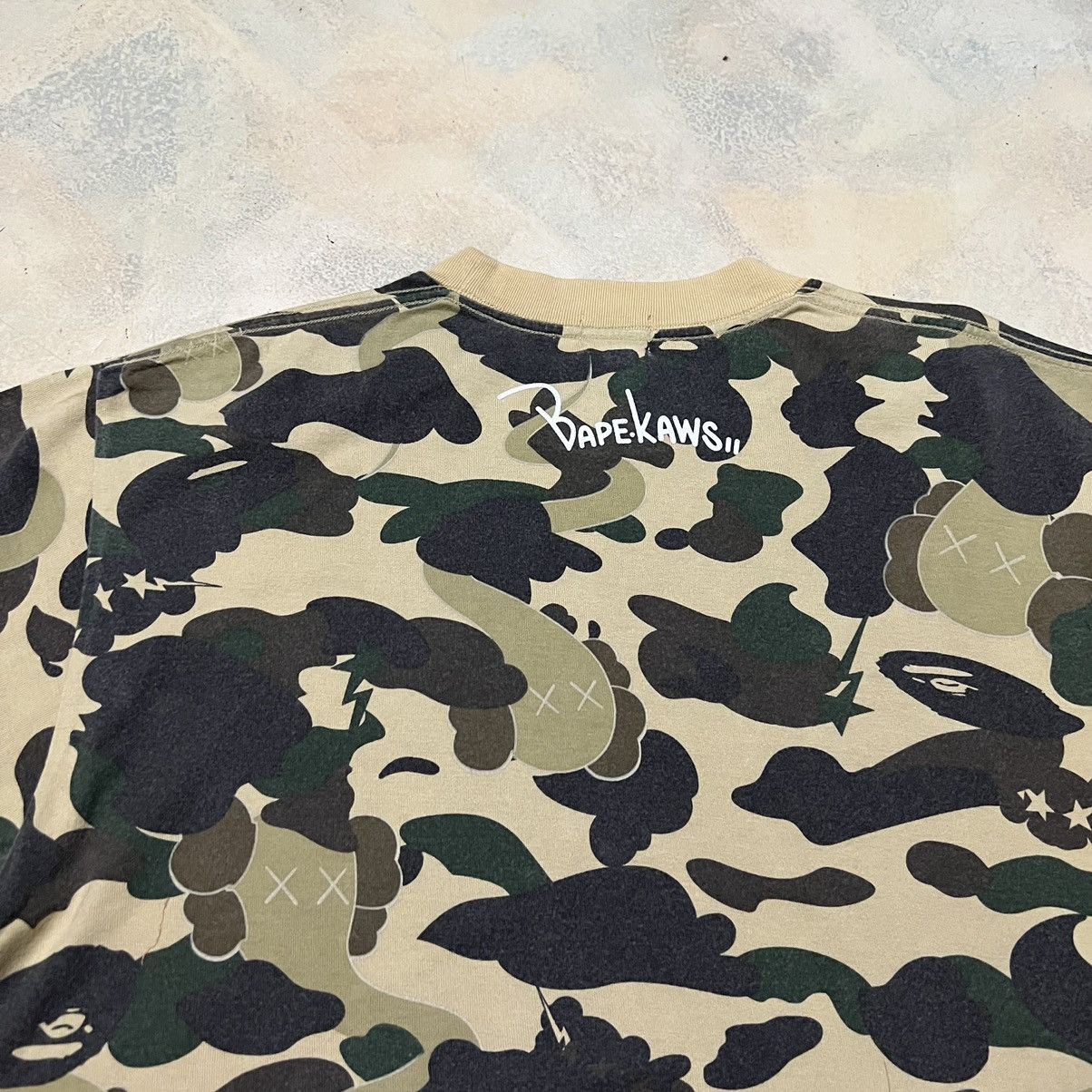 Bape × Kaws Bathing Ape X Kaws Camo Big Logo Size US M / EU 48-50 / 2 - 19 Thumbnail