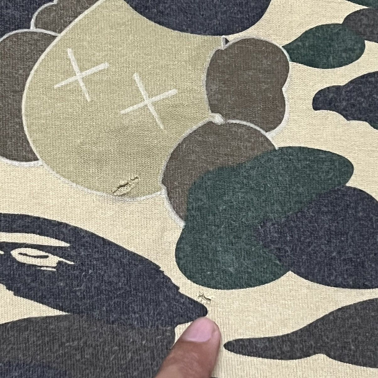 Bape × Kaws Bathing Ape X Kaws Camo Big Logo Size US M / EU 48-50 / 2 - 8 Thumbnail