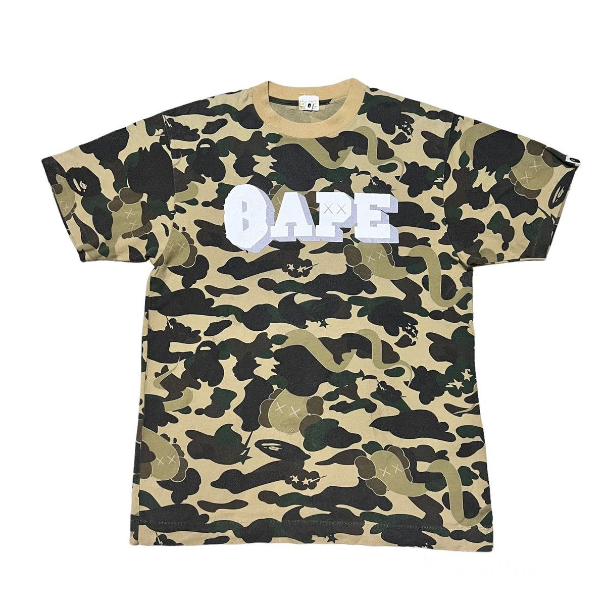 Bape × Kaws Bathing Ape X Kaws Camo Big Logo Size US M / EU 48-50 / 2 - 1 Thumbnail