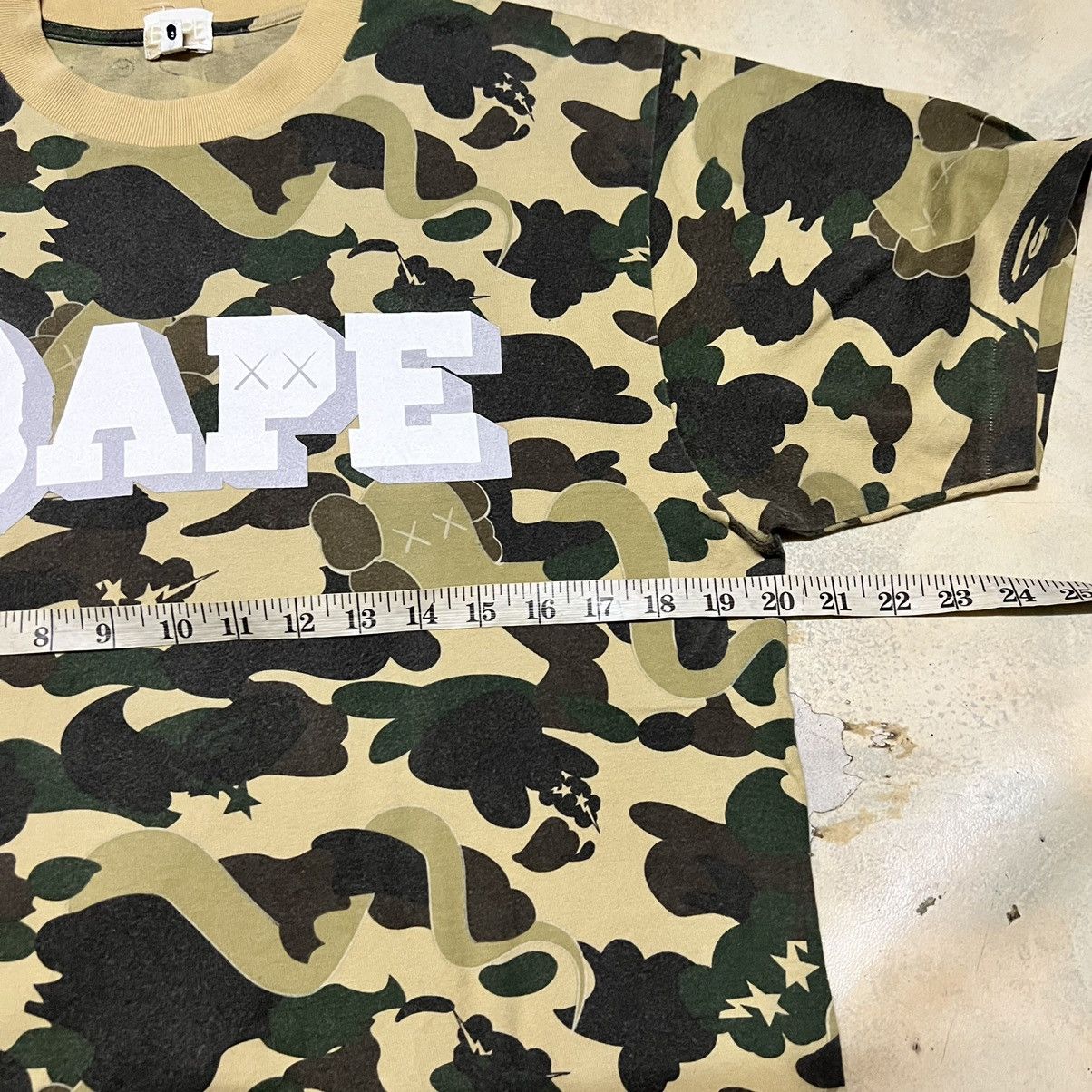 Bape × Kaws Bathing Ape X Kaws Camo Big Logo Size US M / EU 48-50 / 2 - 16 Thumbnail