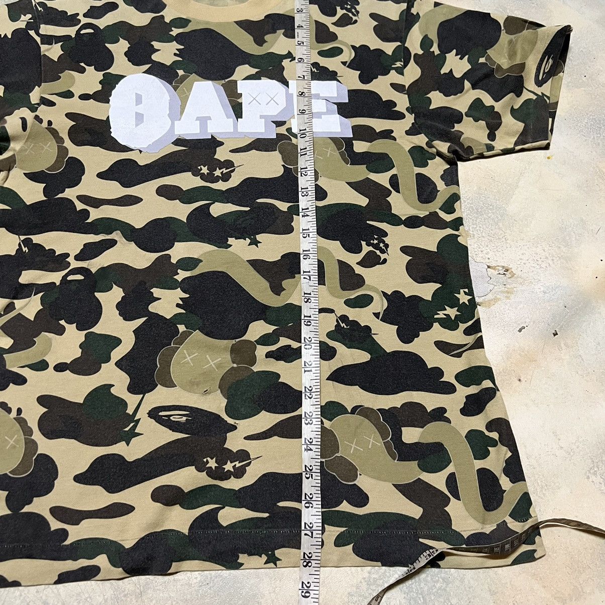 Bape × Kaws Bathing Ape X Kaws Camo Big Logo Size US M / EU 48-50 / 2 - 18 Thumbnail