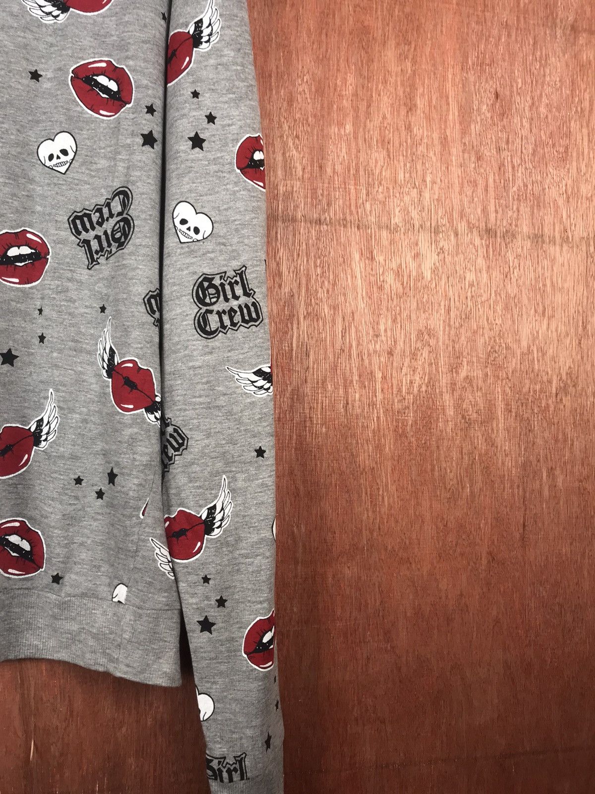 Japanese Brand DLL H&M Skull Love sweatshirt #2482 Size US L / EU 52-54 / 3 - 8 Thumbnail