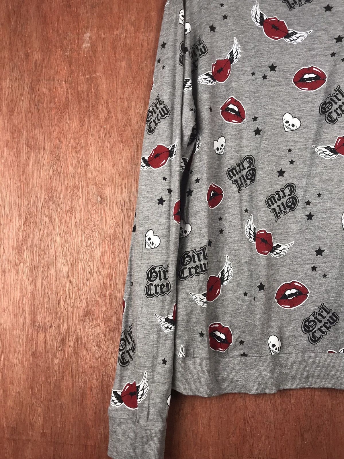 Japanese Brand DLL H&M Skull Love sweatshirt #2482 Size US L / EU 52-54 / 3 - 7 Thumbnail