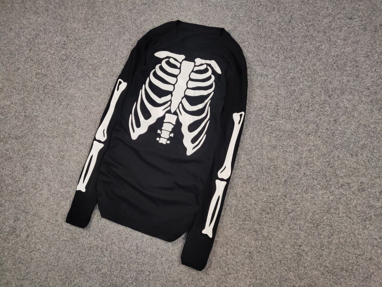 Japanese Brand Vintage 90's Skeleton Print Long Sleeve Black Sweatshirt Size US M / EU 48-50 / 2 - 3 Thumbnail