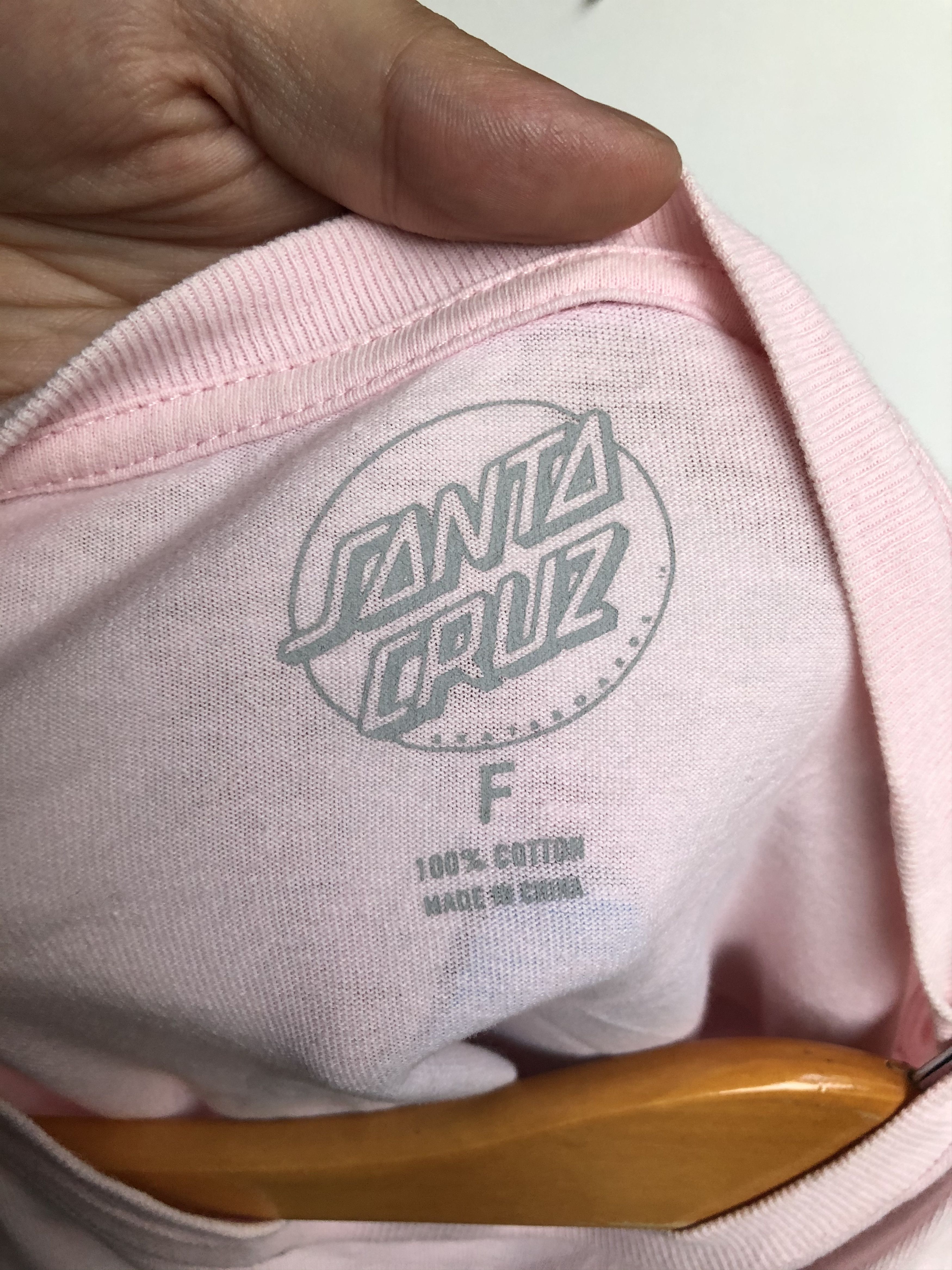 SANTA CRUZ SKATEBOARD CROP TOP SHIRT