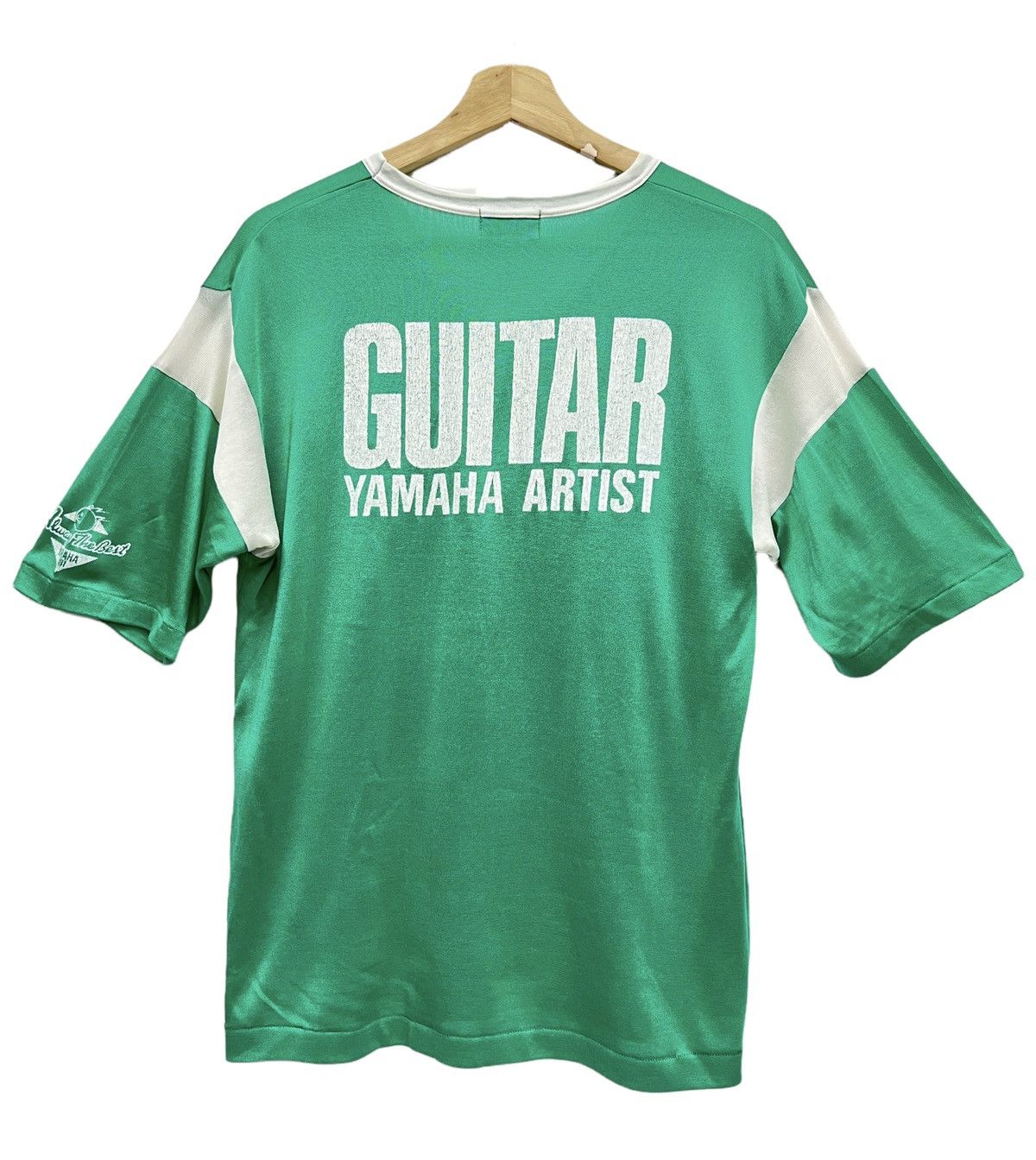 Vintage 80’s GUITAR YAMAHA ARTIST By Wrangler Jersey V-Neck