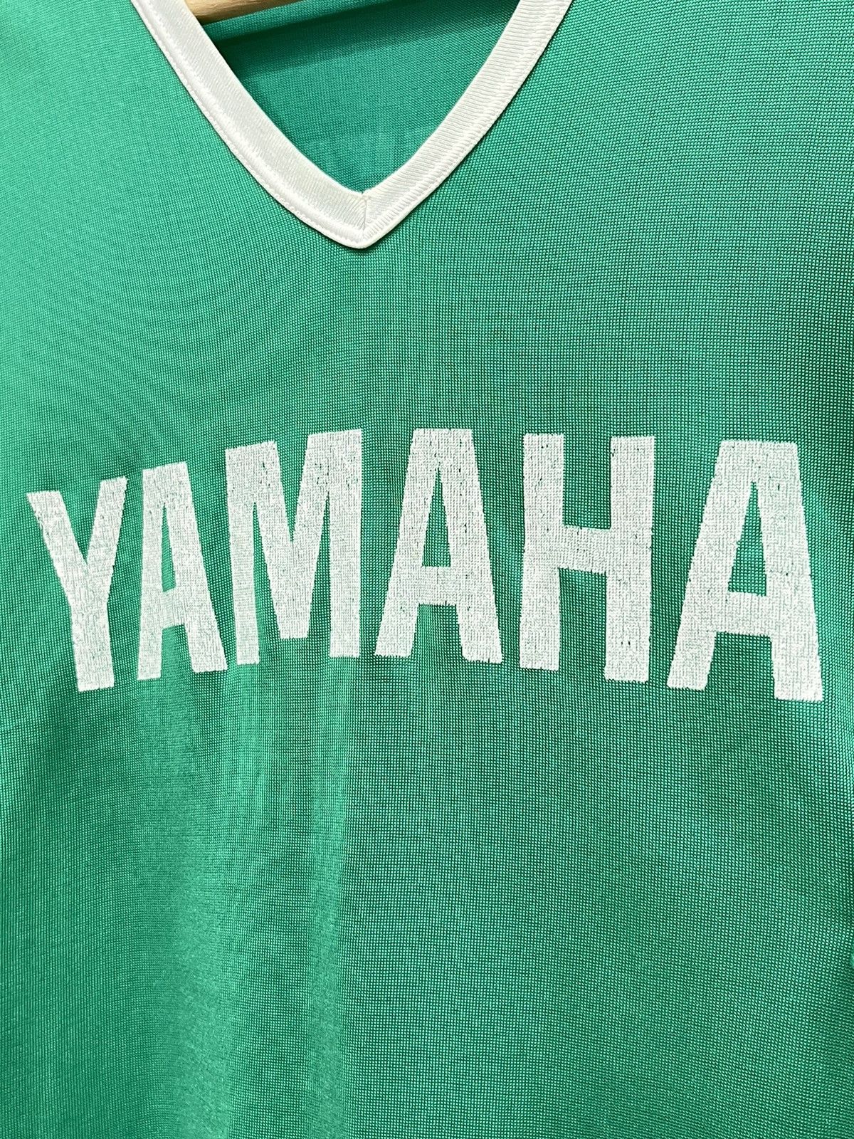 Lad Musician Vintage 80’s GUITAR YAMAHA ARTIST By Wrangler Jersey V-Neck Size US S / EU 44-46 / 1 - 7 Thumbnail