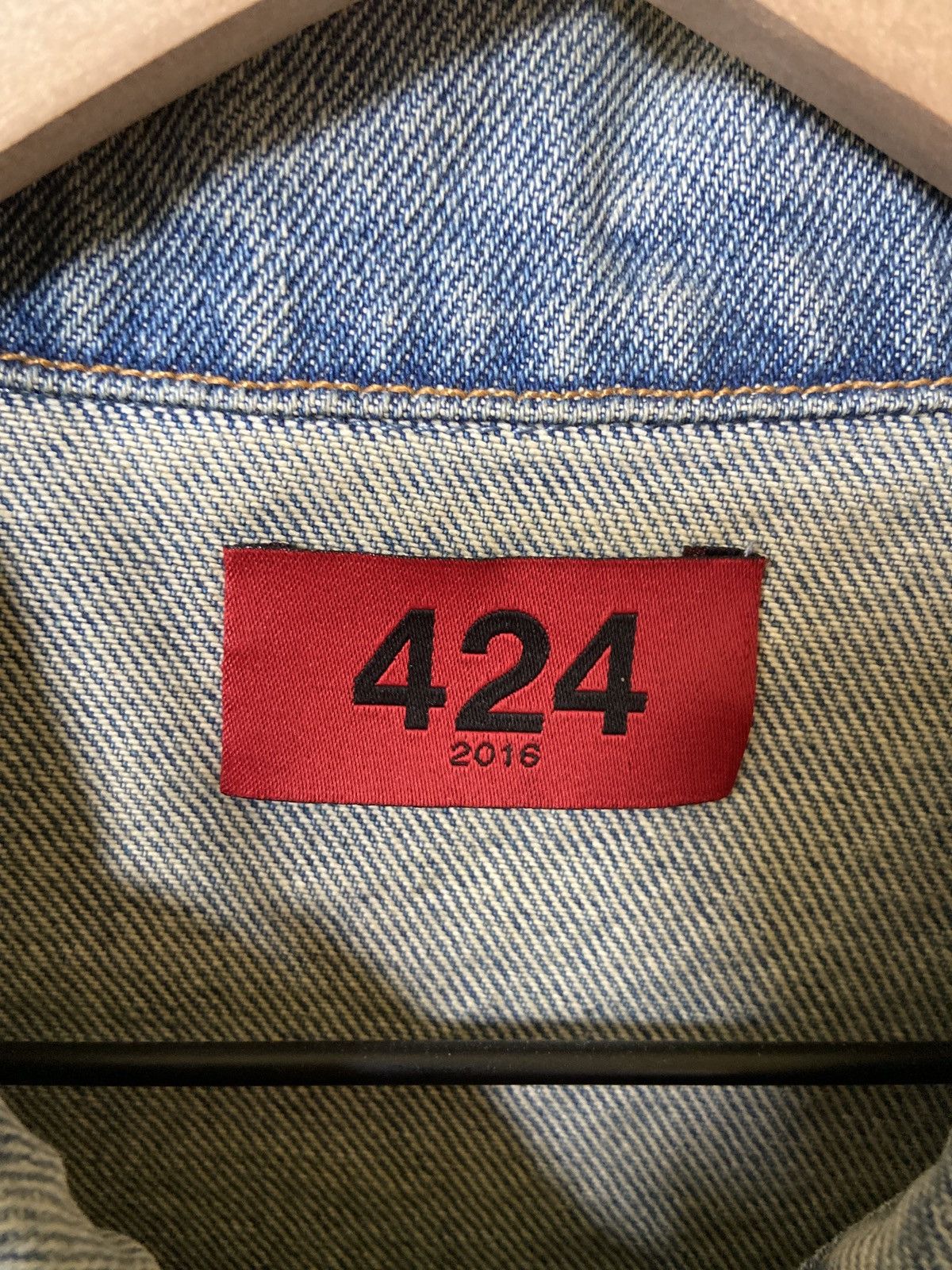 424 2016 Distressed light denim jacket Size US S / EU 44-46 / 1 - 2 Thumbnail