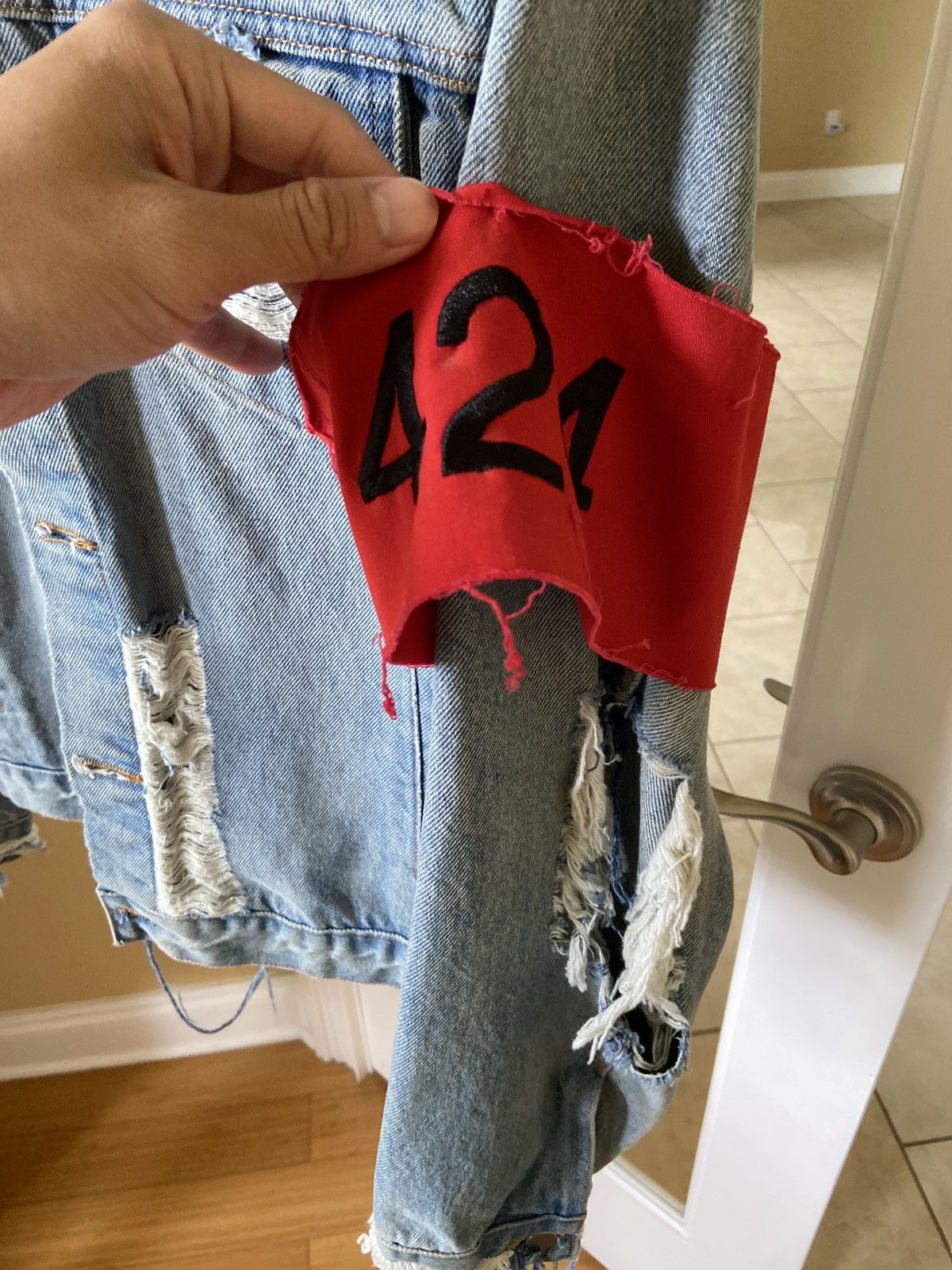 424 2016 Distressed light denim jacket Size US S / EU 44-46 / 1 - 3 Thumbnail