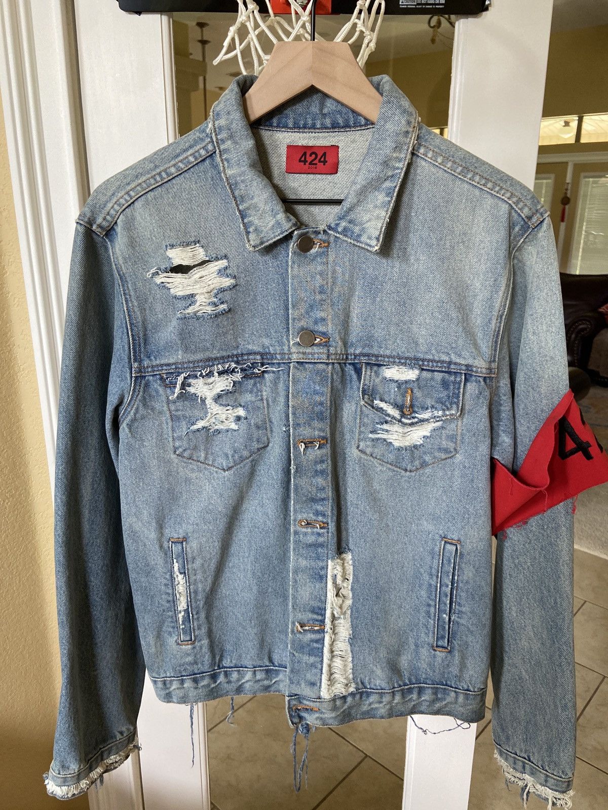 424 2016 Distressed light denim jacket Size US S / EU 44-46 / 1 - 1 Thumbnail