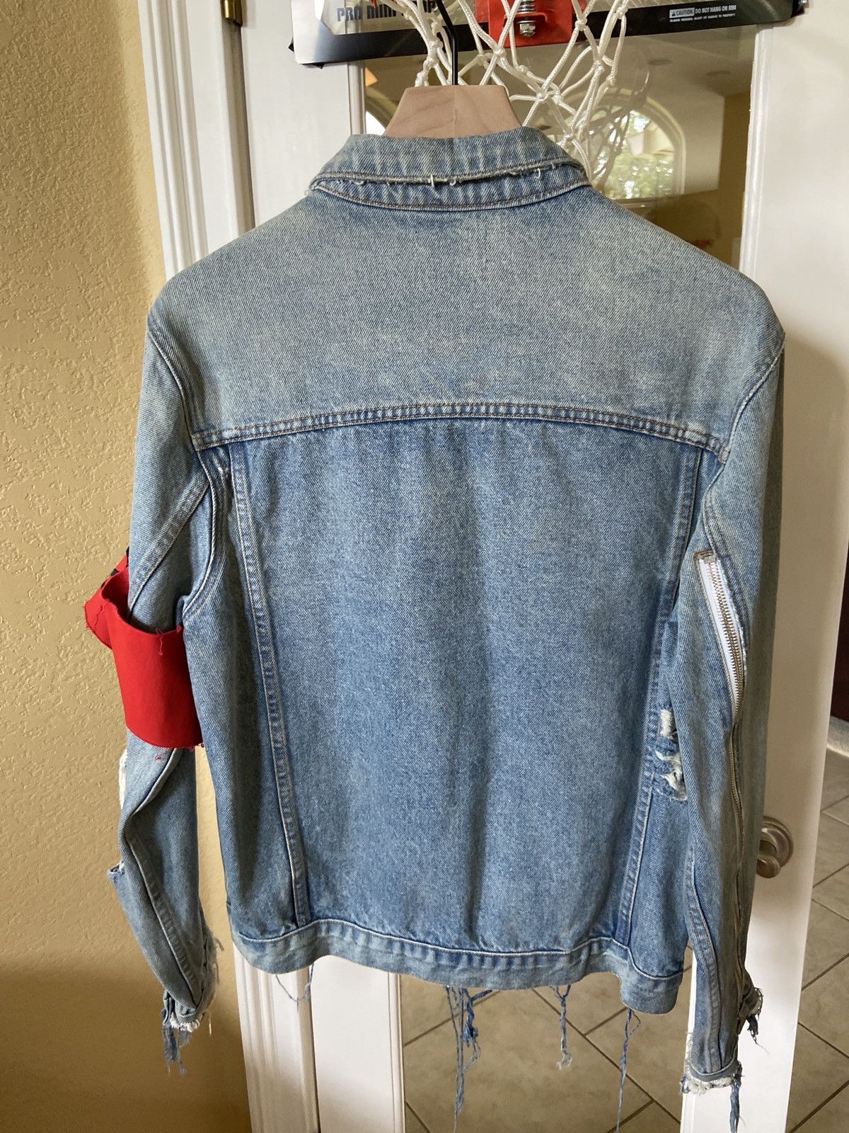 424 2016 Distressed light denim jacket Size US S / EU 44-46 / 1 - 6 Thumbnail