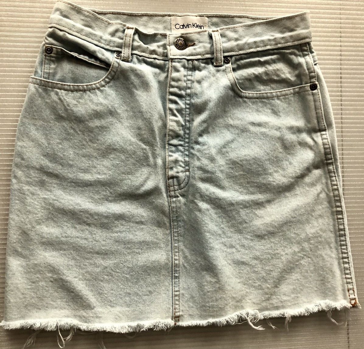 Calvin Klein CALVIN KLIEN 🇺🇸 VINTAGE BLEACH DENIM SKIRT Y2K FRAYED ENDS 11 Size 32" / US 10 / IT 46 - 2 Thumbnail
