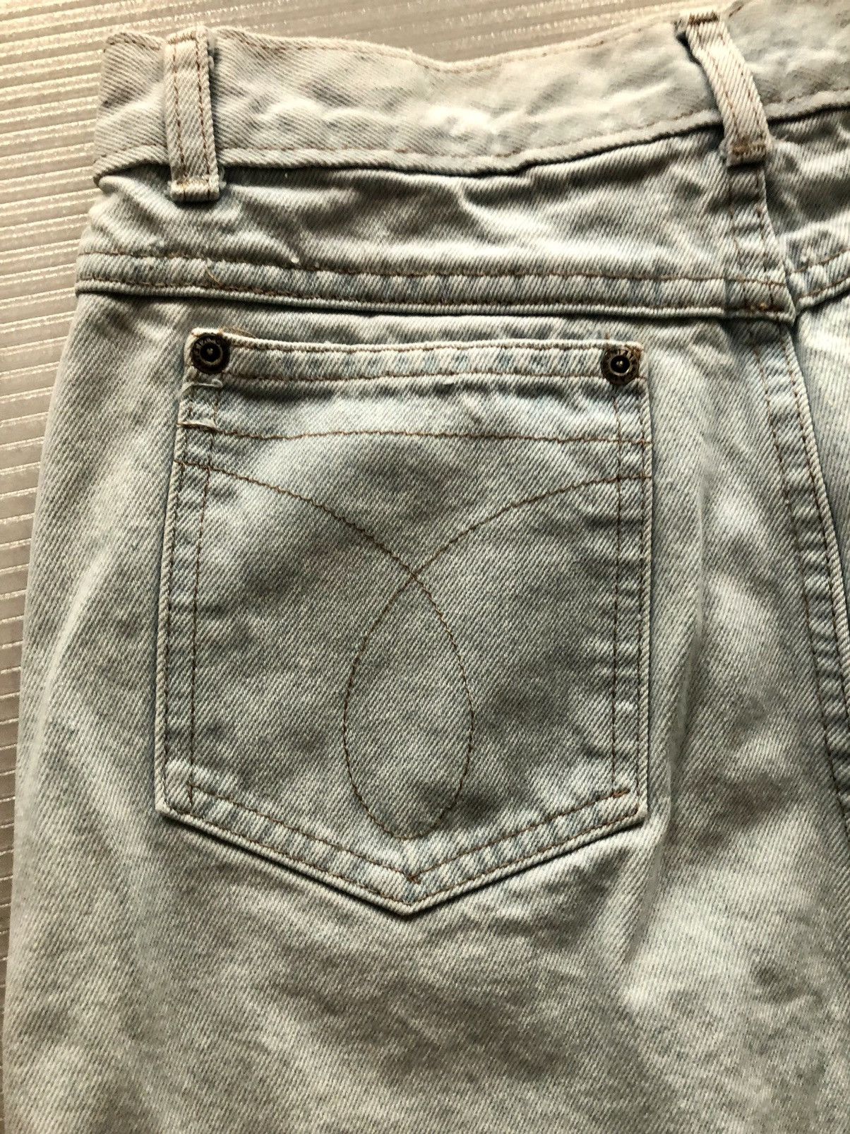 Calvin Klein CALVIN KLIEN 🇺🇸 VINTAGE BLEACH DENIM SKIRT Y2K FRAYED ENDS 11 Size 32" / US 10 / IT 46 - 7 Thumbnail