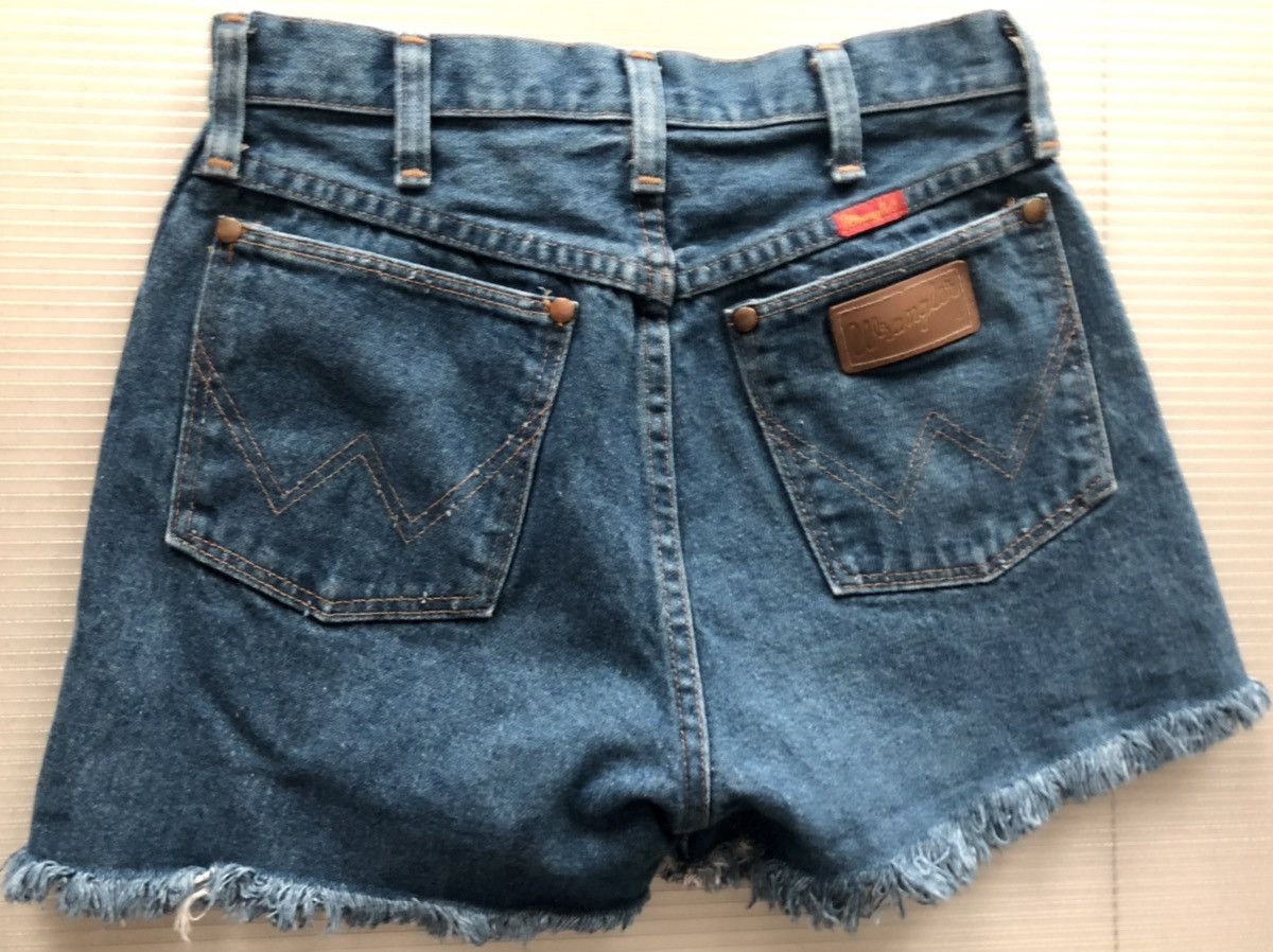 Wrangler WRANGLER 🇺🇸 DENIM DAISY DUKE CUTOFF SHORTS VINTAGE 80s 27 VGC Size US 27 - 4 Thumbnail