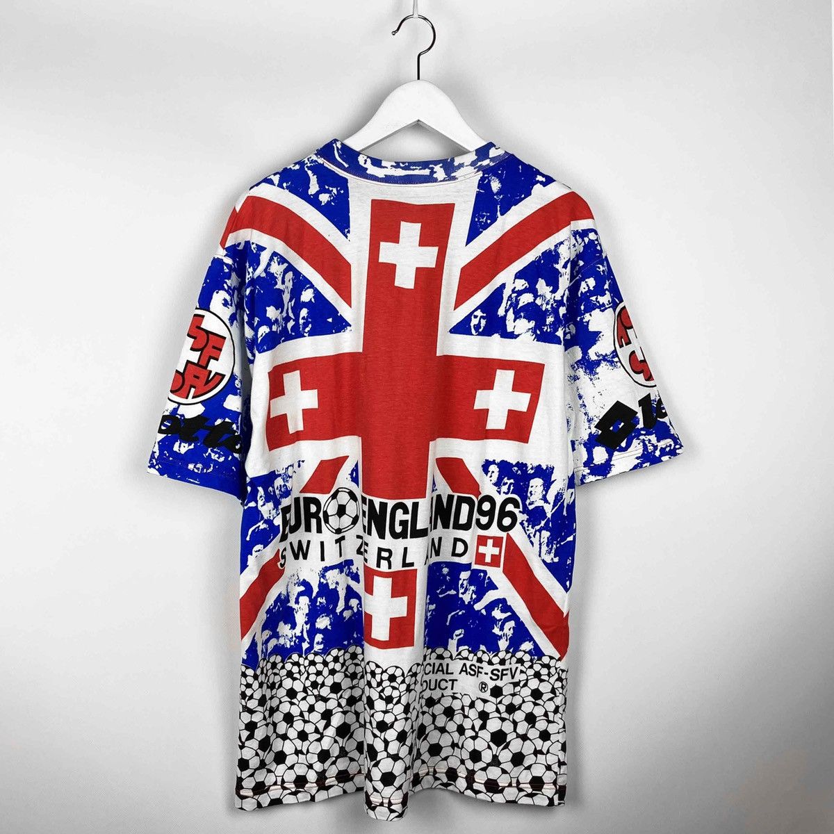 Vintage Vintage 90s Euro England Switzerland AllOverPrint tee ASFSFV Size US XL / EU 56 / 4 - 2 Thumbnail