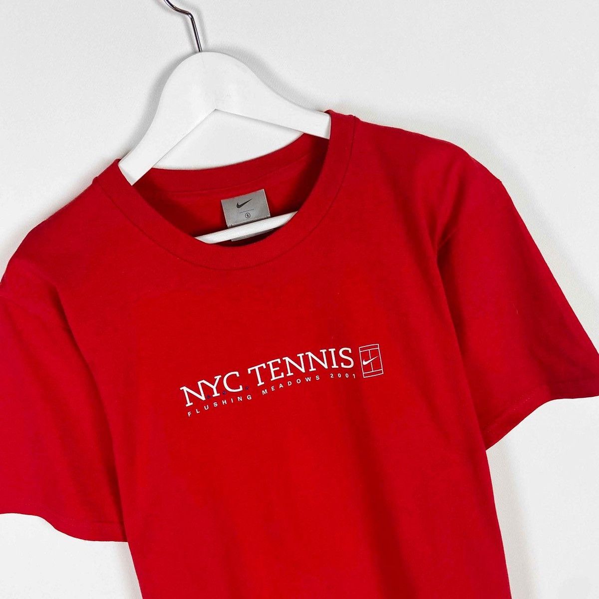 Vintage Vintage 00s Nike NYC Tennis Court Flushing Meadows 2001 tee Size US S / EU 44-46 / 1 - 2 Thumbnail