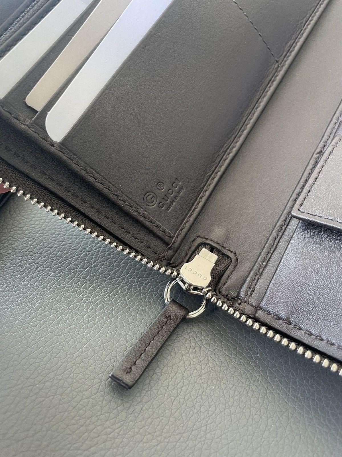 Gucci Iconic Rare Brand New Classic GG Logo XL Zip Leather Wallet Size ONE SIZE - 3 Thumbnail