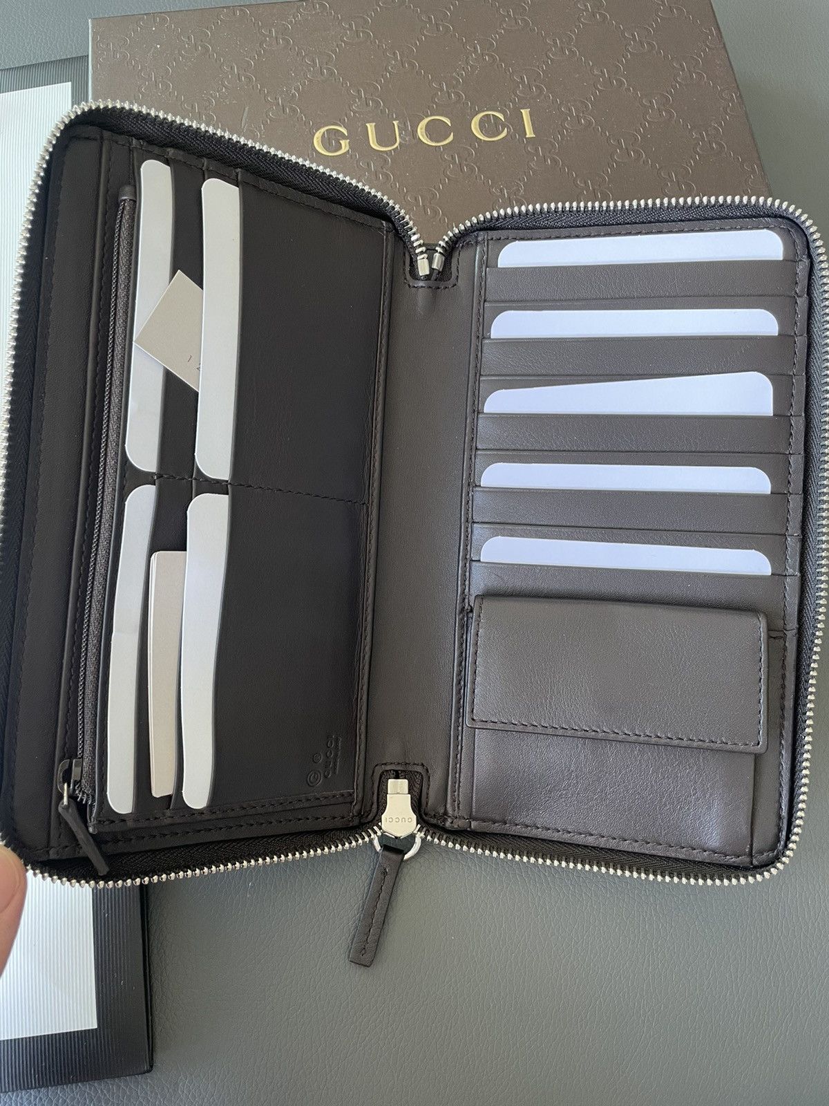 Gucci Iconic Rare Brand New Classic GG Logo XL Zip Leather Wallet Size ONE SIZE - 2 Thumbnail