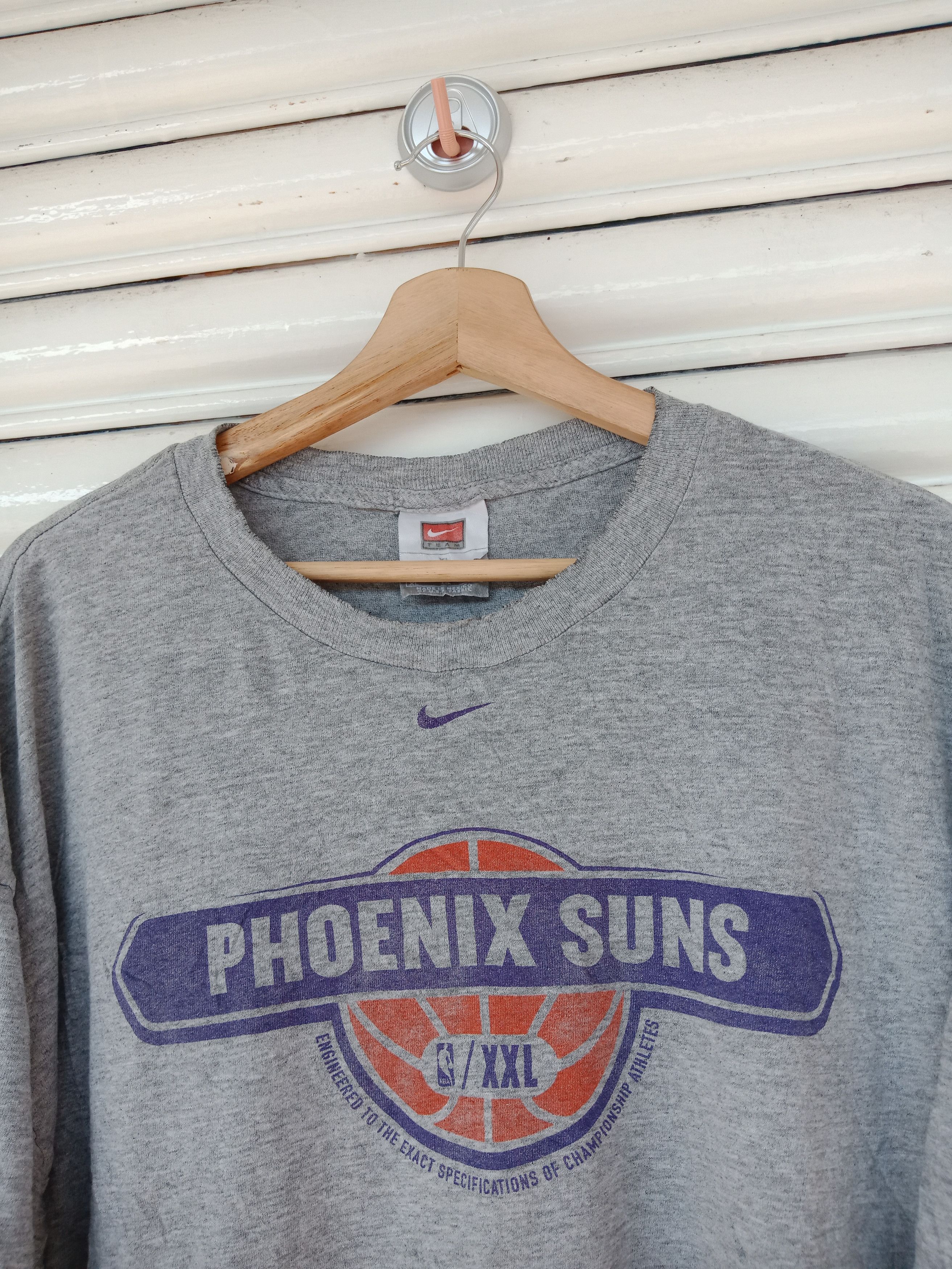 90s Nike Phoenix Sun Distressed Neck