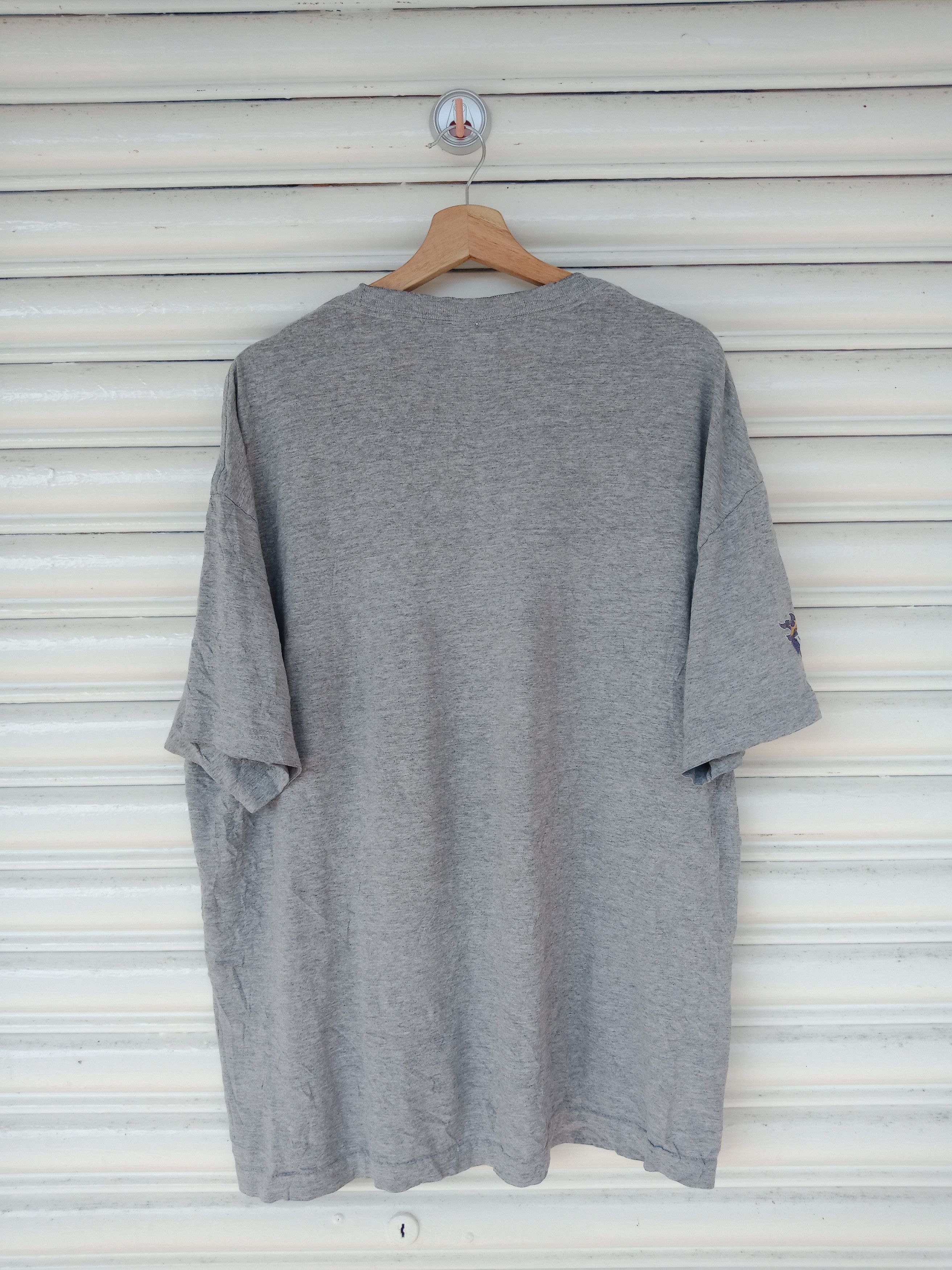 90s Nike Phoenix Sun Distressed Neck