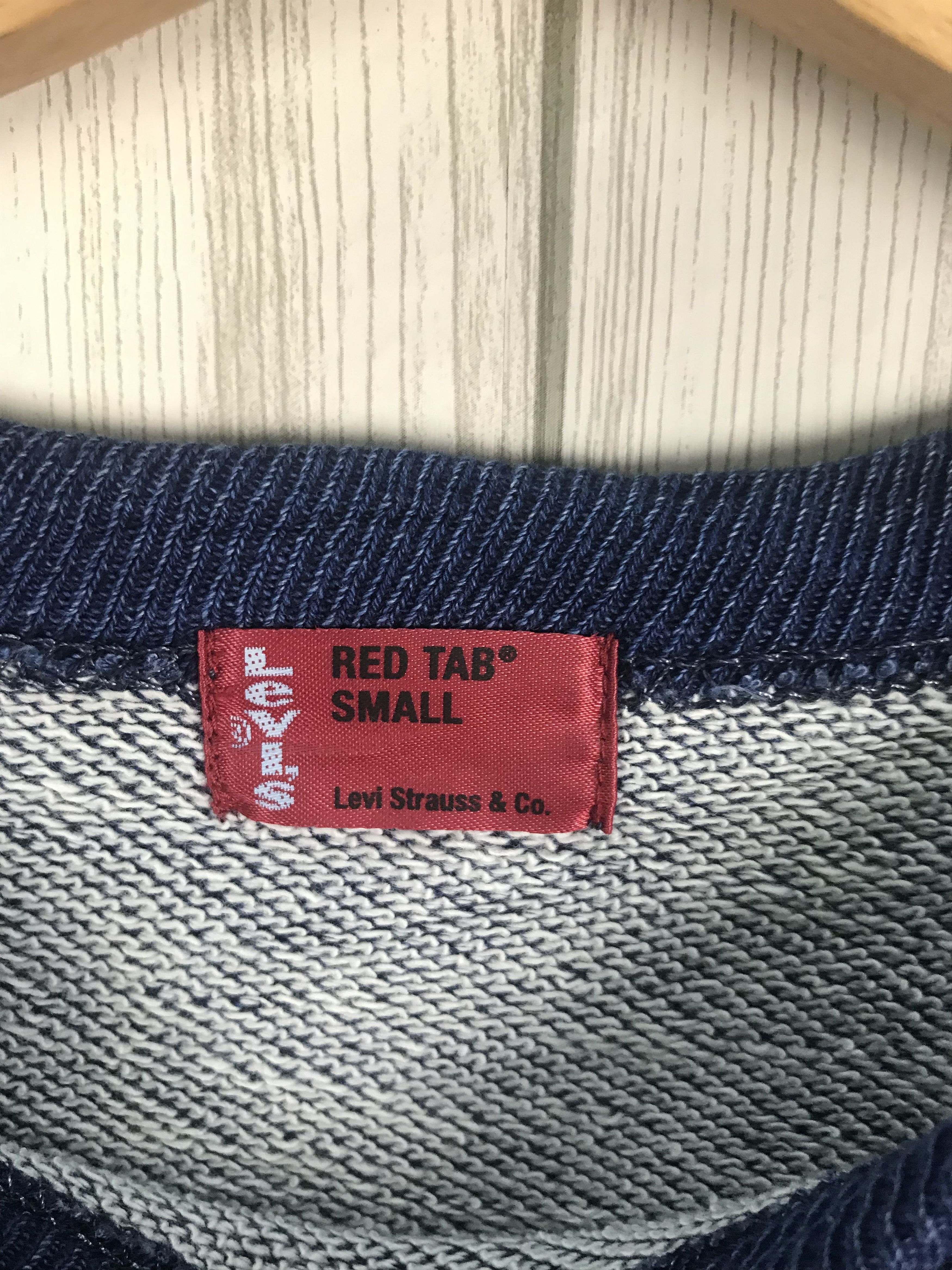 Levi's Vintage LEVIS STRAUSS & CO Indigo Sun Faded Sweatshirt Size US S / EU 44-46 / 1 - 6 Thumbnail