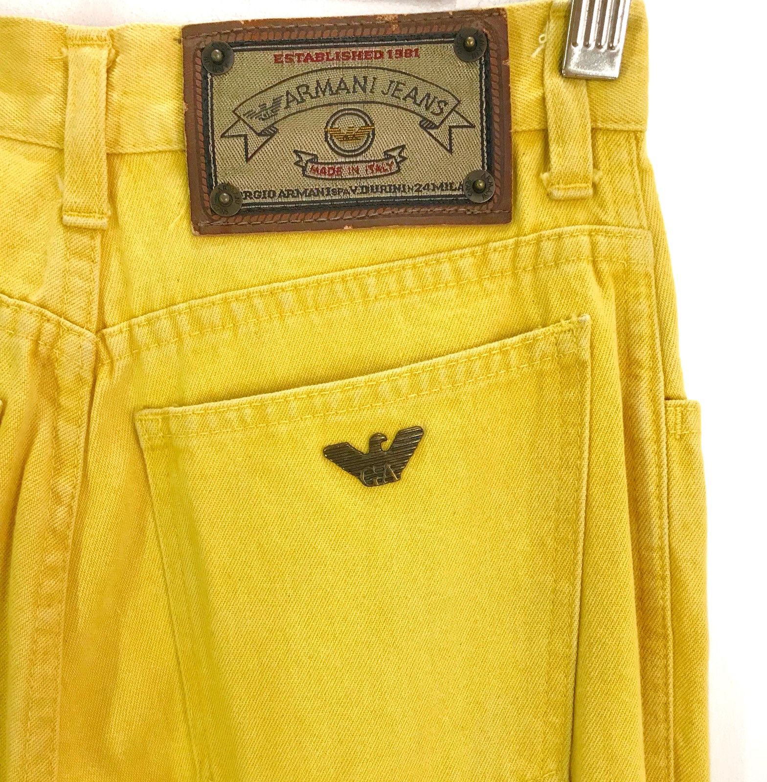 Giorgio Armani Vintage Giorgio Armani Made In Italy Yellow Denim Jeans Size 26" / US 2 / IT 38 - 11 Thumbnail