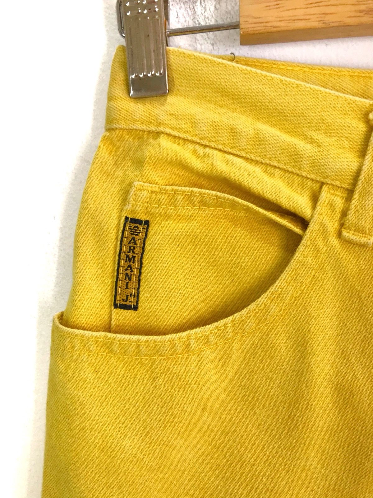 Giorgio Armani Vintage Giorgio Armani Made In Italy Yellow Denim Jeans Size 26" / US 2 / IT 38 - 6 Thumbnail