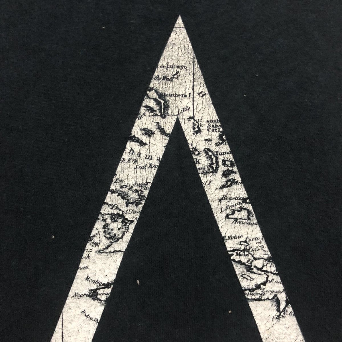 Japanese Brand Assasin’s creed IV black flag copyright © 2013 Size US M / EU 48-50 / 2 - 4 Thumbnail
