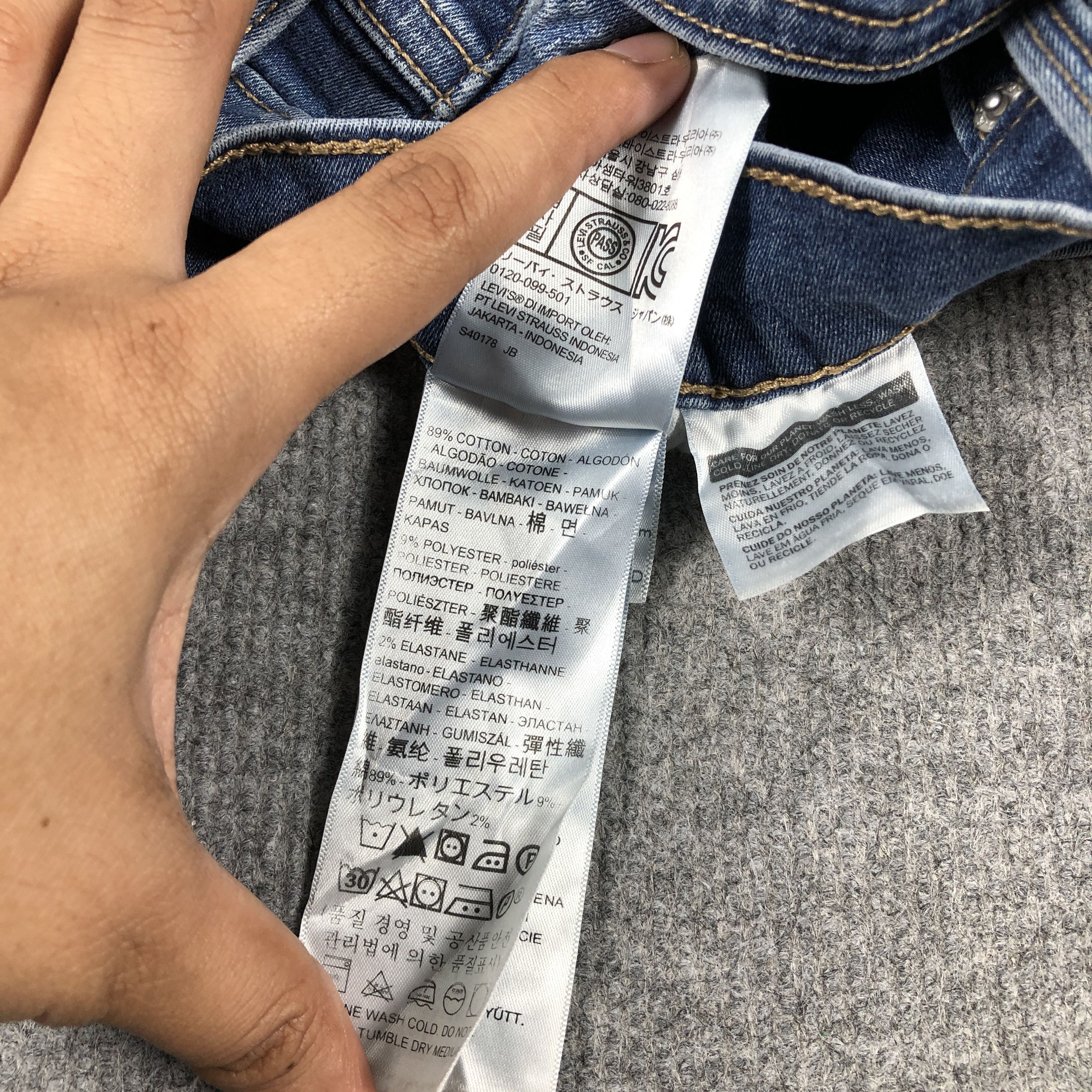 Levi's × Vintage Vintage Levis Jeans Slimming Skinny L746W Size 34" / US 12 / IT 48 - 11 Thumbnail
