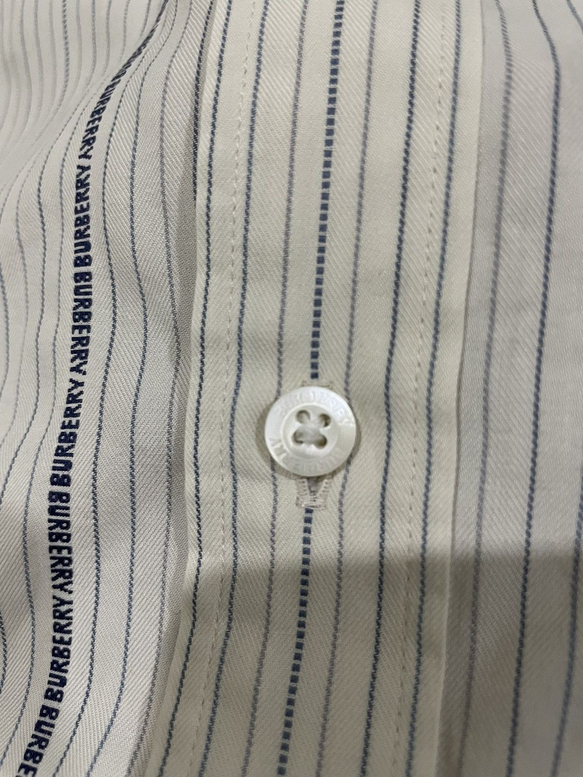 Burberry Burberry Spellout All Over Thin Stripe Shirts Size US L / EU 52-54 / 3 - 13 Thumbnail