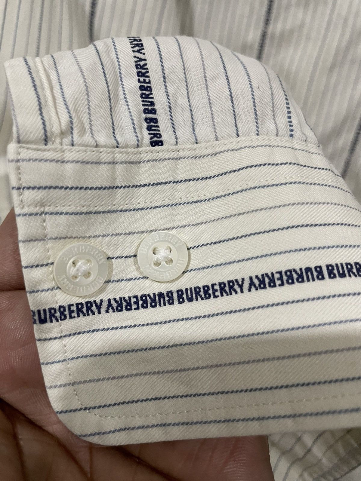 Burberry Burberry Spellout All Over Thin Stripe Shirts Size US L / EU 52-54 / 3 - 10 Thumbnail