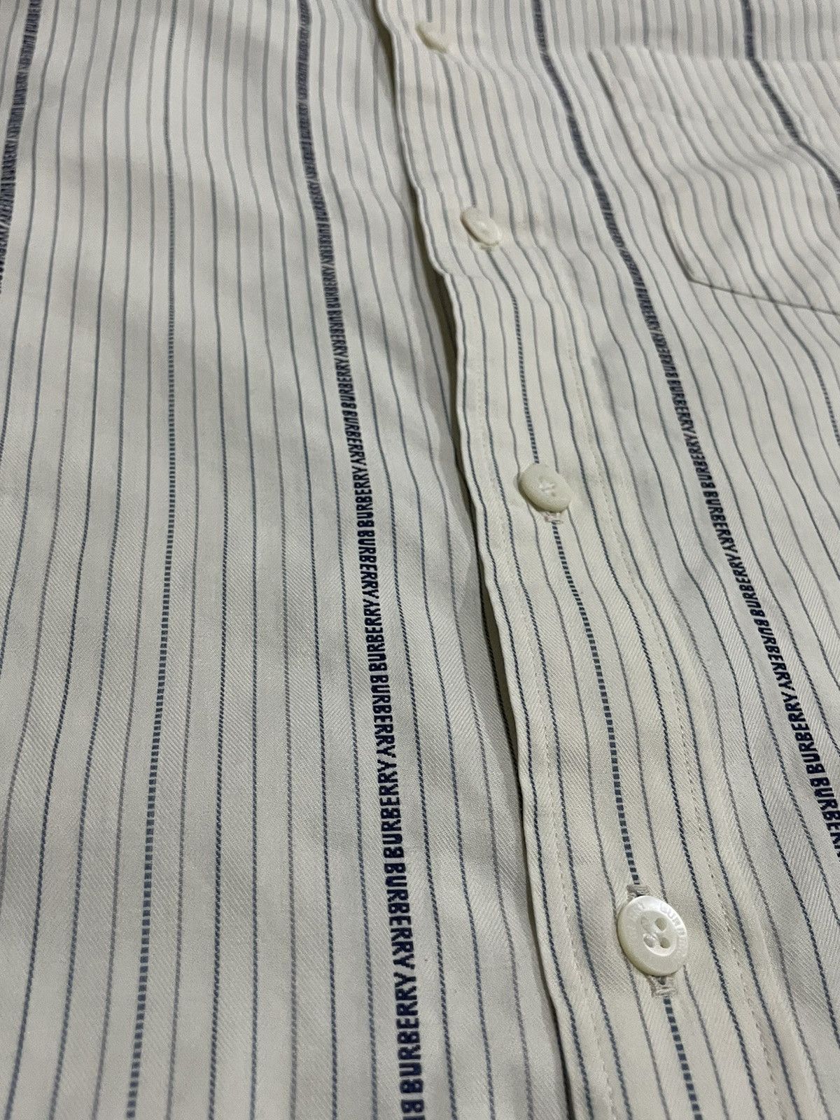 Burberry Burberry Spellout All Over Thin Stripe Shirts Size US L / EU 52-54 / 3 - 21 Thumbnail