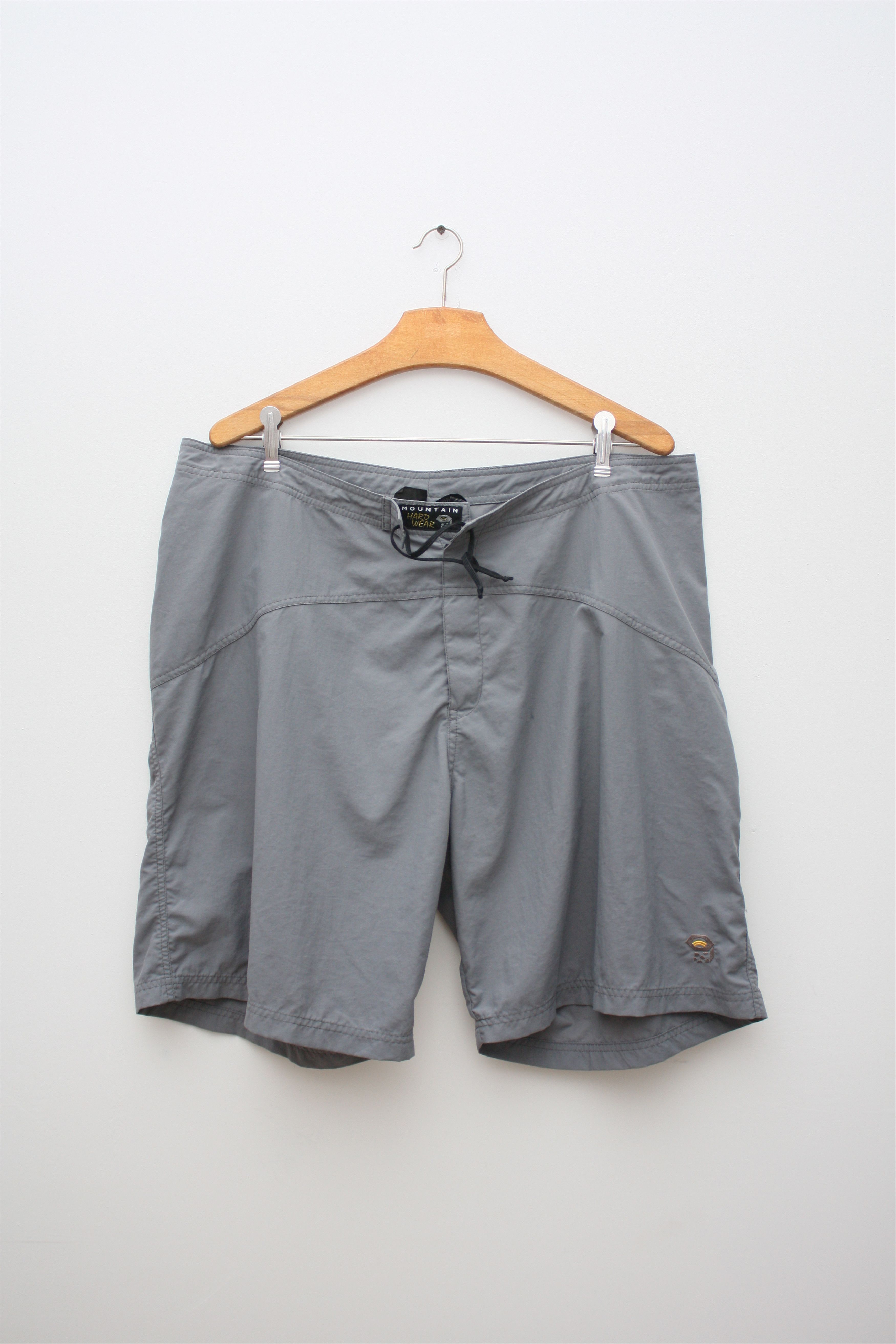 Mountain Hardwear Mountain Hardwear Grey Shorts Size US 36 / EU 52 - 2 Thumbnail