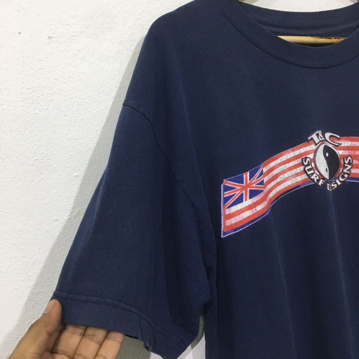 Vintage Vintage T&C Surf Hawaii Union Flag Design Logo Tshirt Size US L / EU 52-54 / 3 - 2 Thumbnail