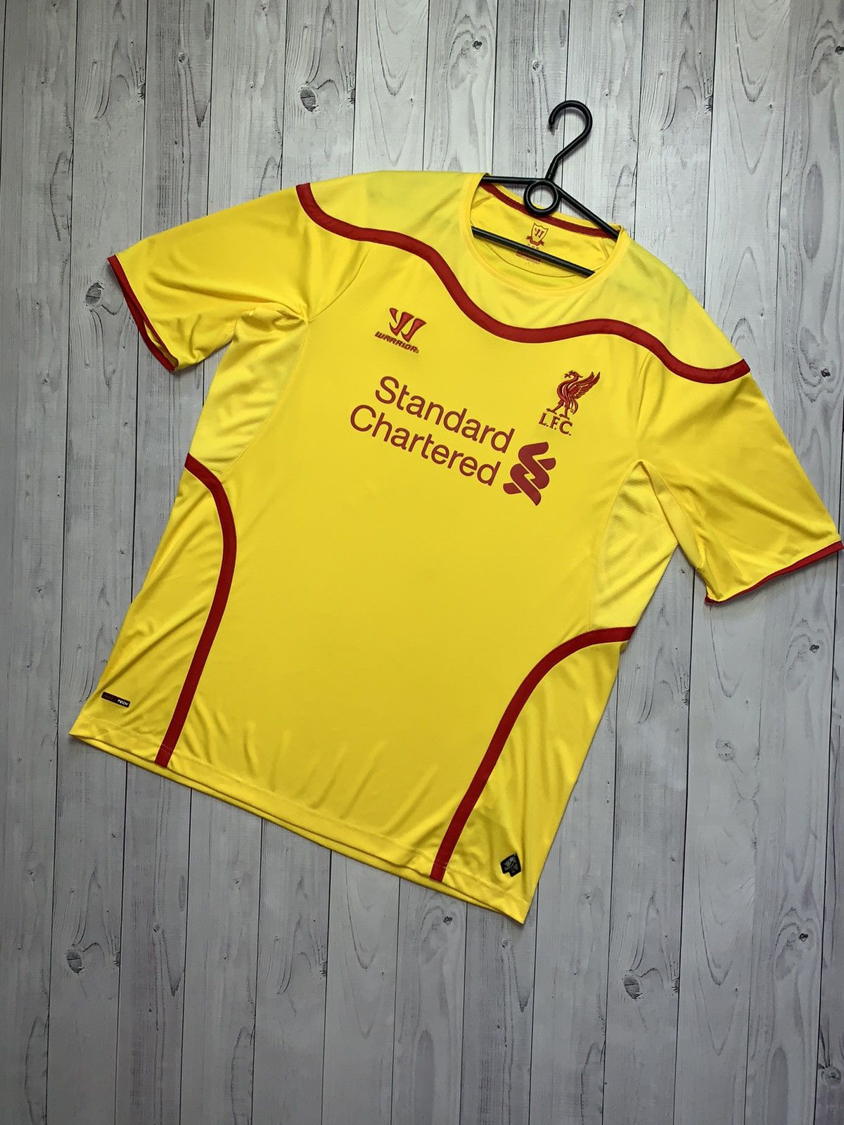 Other Liverpool Yellow soccer jersey away size XXL Size US XXL / EU 58 / 5 - 1 Thumbnail