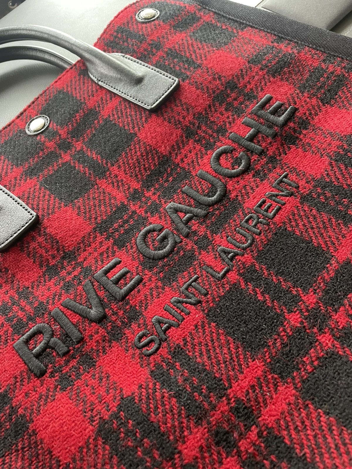 Hedi Slimane × Saint Laurent Paris × Yves Saint Laurent Limited Edition Runway Rive Gauche Saint Laurent Tote Bag Size ONE SIZE - 22 Thumbnail