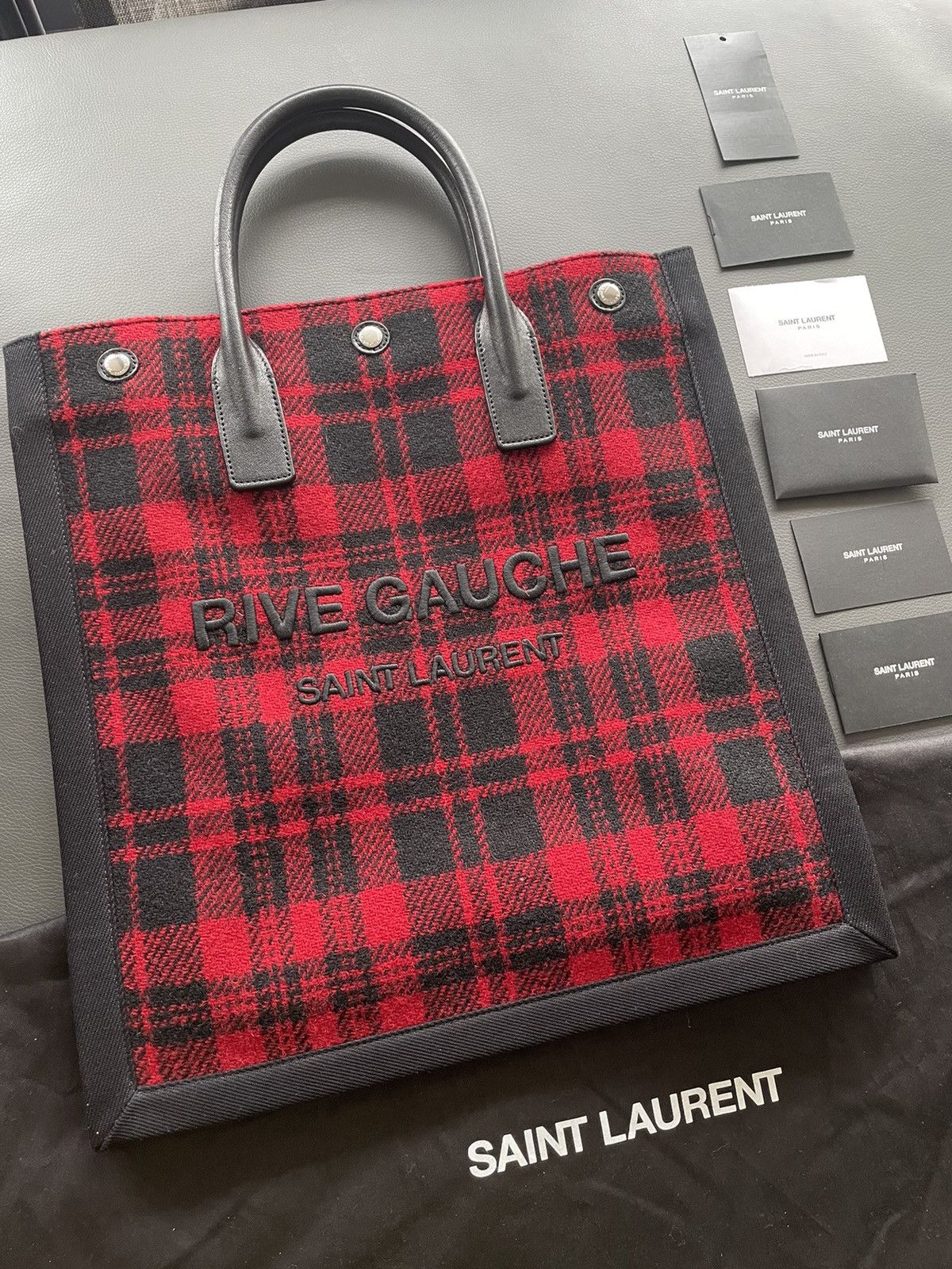 Hedi Slimane × Saint Laurent Paris × Yves Saint Laurent Limited Edition Runway Rive Gauche Saint Laurent Tote Bag Size ONE SIZE - 23 Thumbnail