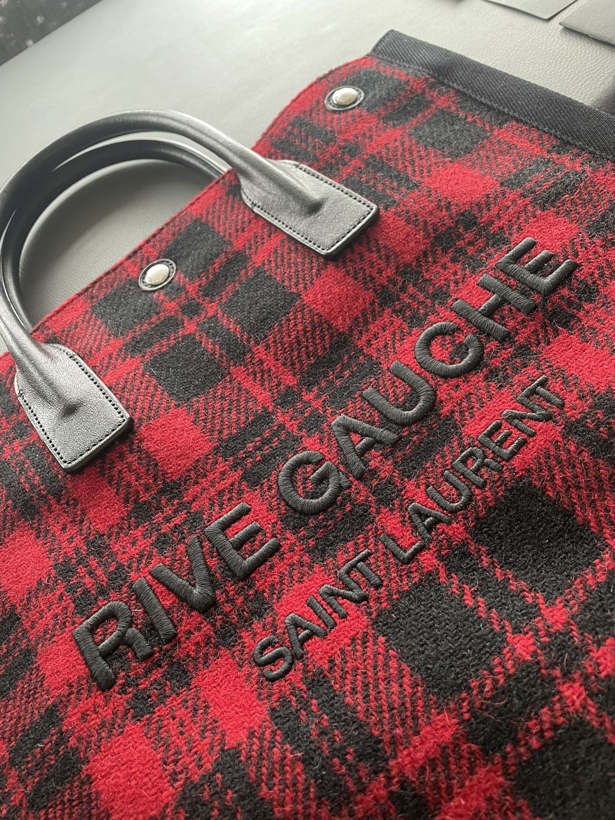 Hedi Slimane × Saint Laurent Paris × Yves Saint Laurent Limited Edition Runway Rive Gauche Saint Laurent Tote Bag Size ONE SIZE - 2 Thumbnail
