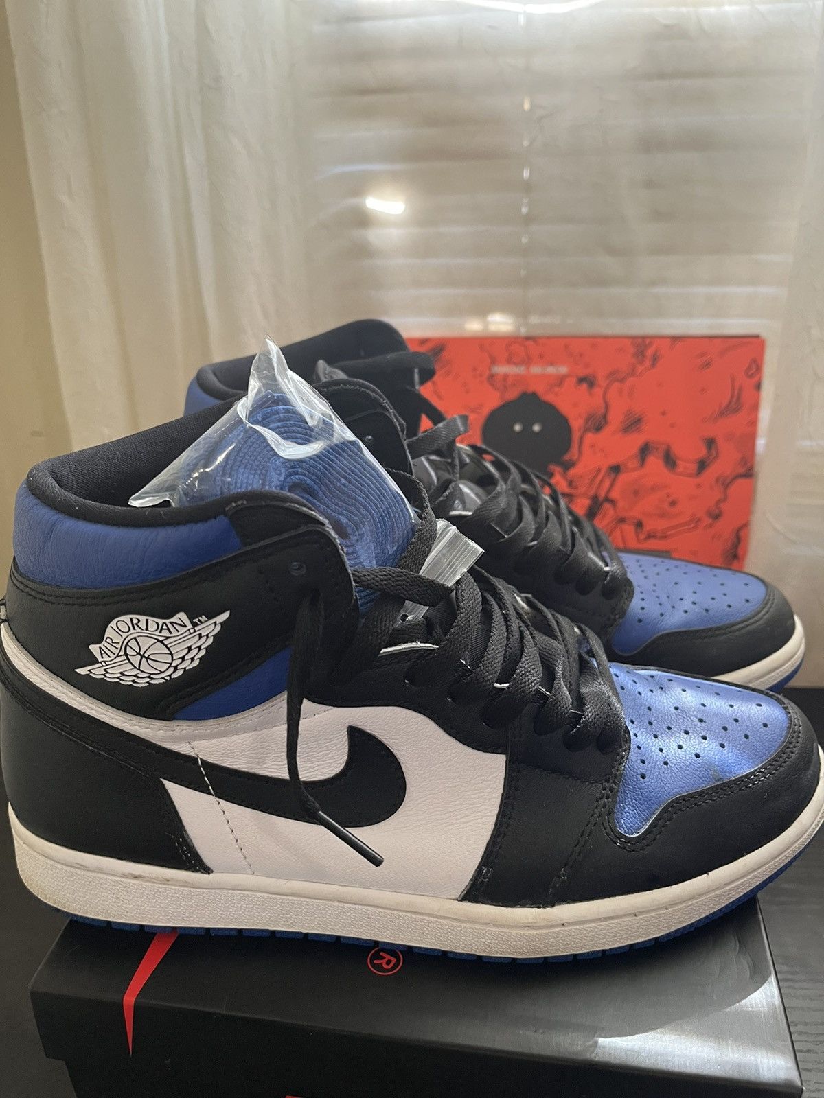 Jordan Brand × Nike Air Jordan 1 Retro High OG Royal Toe Size US 9.5 / EU 42-43 - 2 Thumbnail