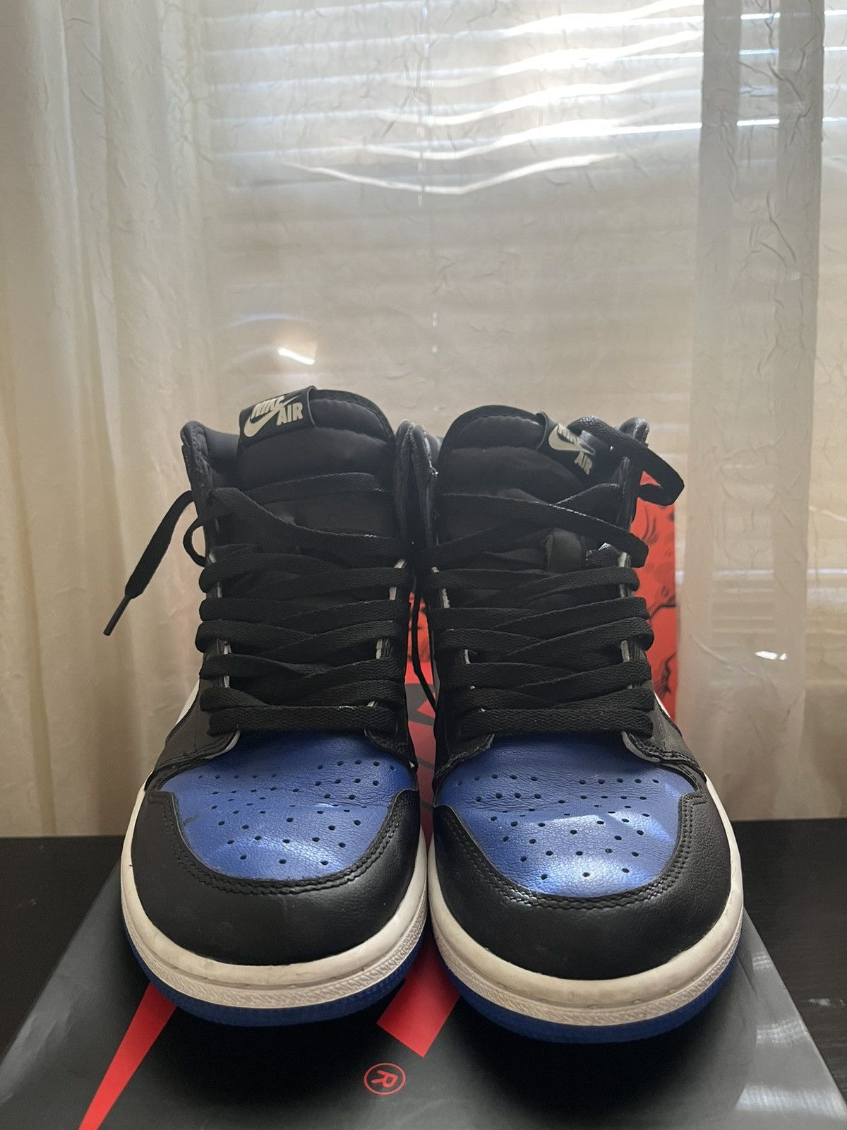 Jordan Brand × Nike Air Jordan 1 Retro High OG Royal Toe Size US 9.5 / EU 42-43 - 3 Thumbnail