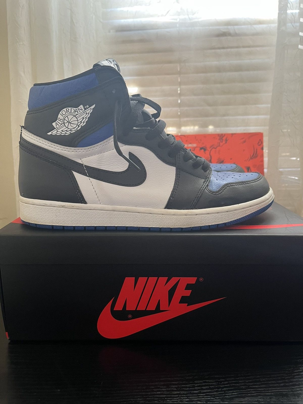 Jordan Brand × Nike Air Jordan 1 Retro High OG Royal Toe Size US 9.5 / EU 42-43 - 1 Thumbnail