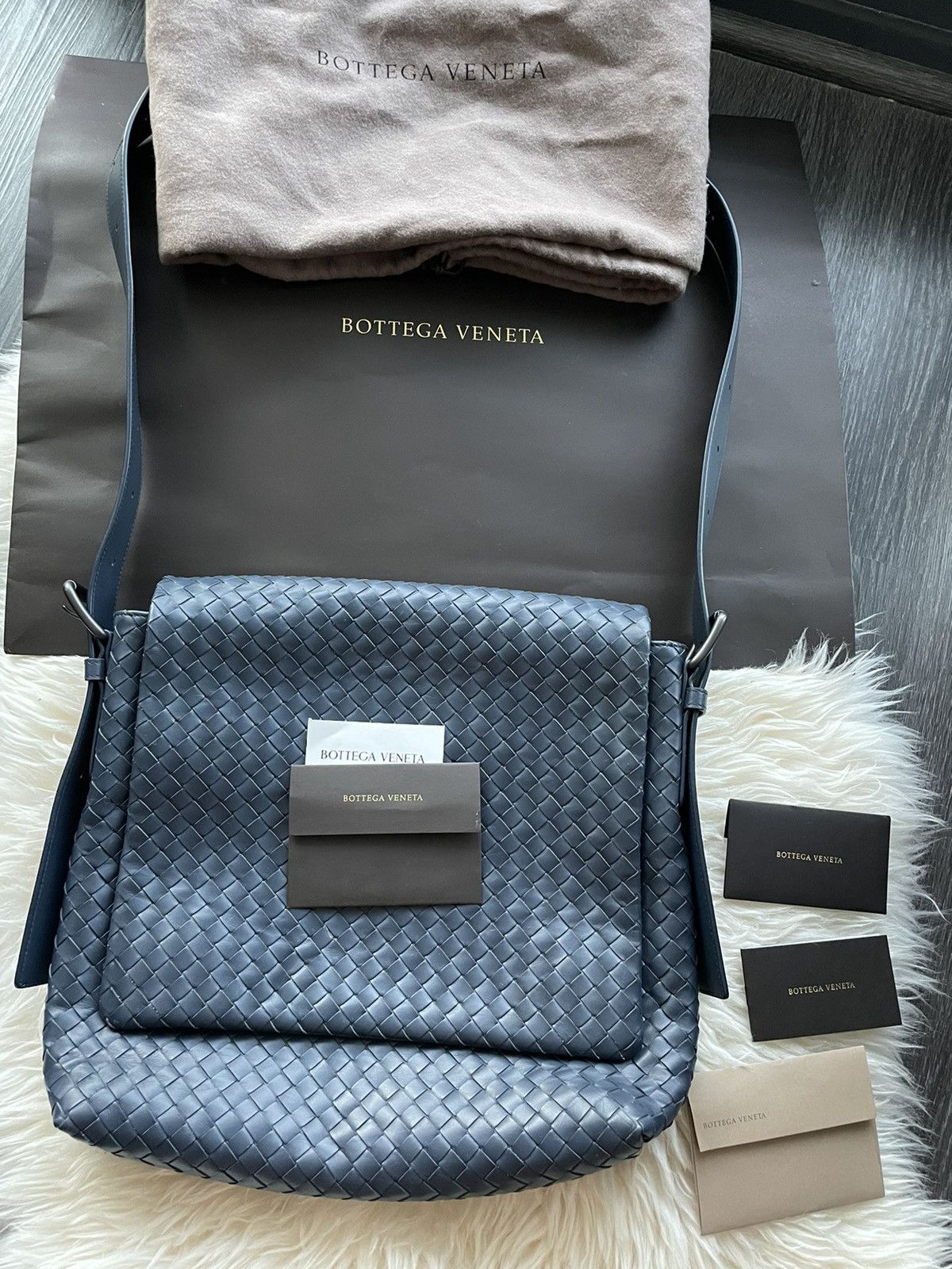 Bottega Veneta $5,000 Brand New Runway Classic Woven Leather Crossbody Bag Size ONE SIZE - 11 Thumbnail