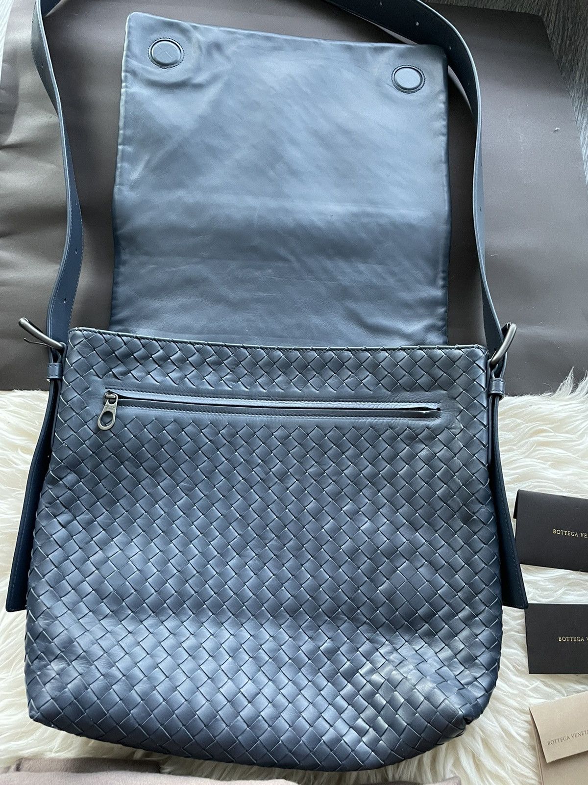Bottega Veneta $5,000 Brand New Runway Classic Woven Leather Crossbody Bag Size ONE SIZE - 18 Thumbnail