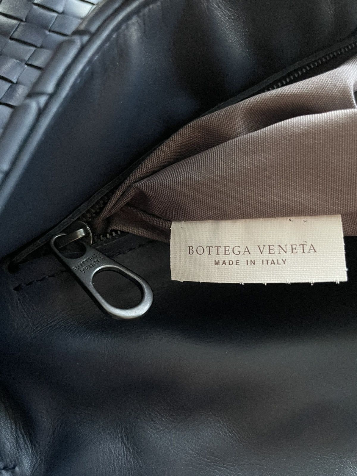 Bottega Veneta $5,000 Brand New Runway Classic Woven Leather Crossbody Bag Size ONE SIZE - 4 Thumbnail
